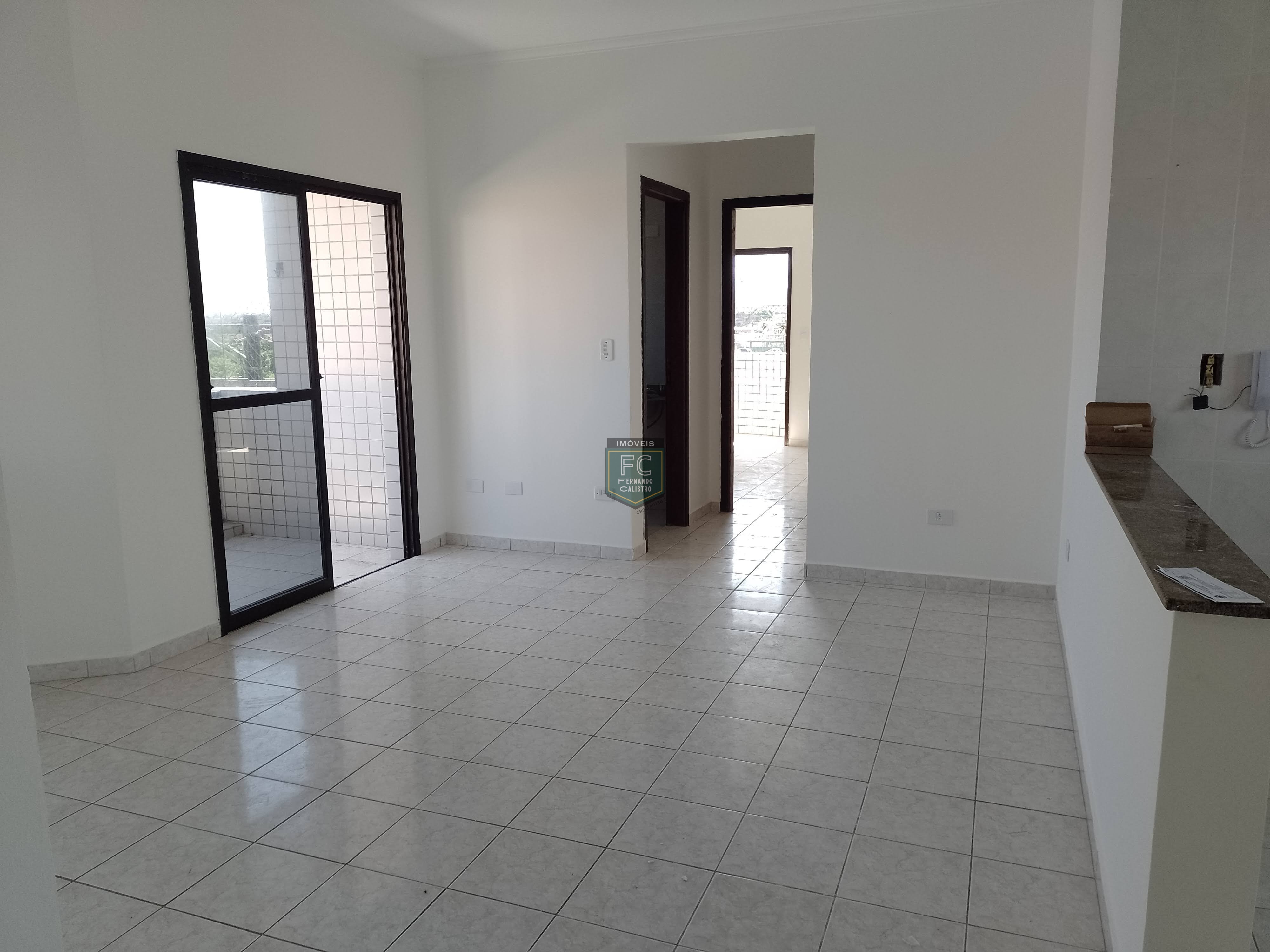Apartamento 2 dormitórios (1 suíte) 73m², frente, 2 varandas