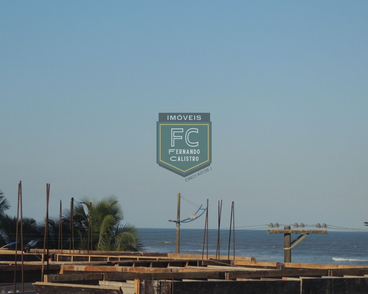 Apartamento 1 Dormitório Semi Mobiliado, 57 m², Elevador, 1 Vaga, Condomínio Frente Mar, Financia Bancário, V. Atlântica, Região Central, Mongaguá SP