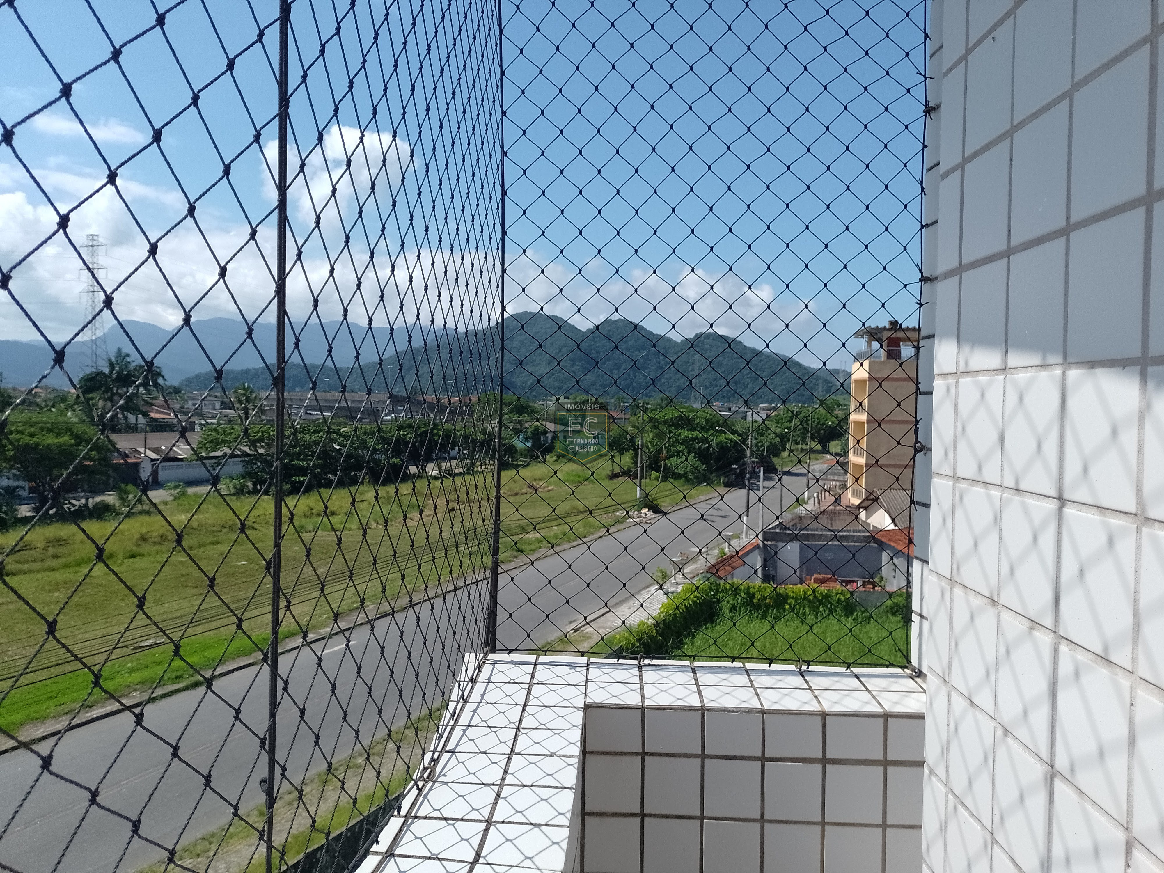 Apartamento 2 dormitórios (1 suíte) 73m², frente, 2 varandas, vista p/ o mar, elevador, 1 vaga, 100 mts da praia, pagamento facilitado, mongaguá sp
