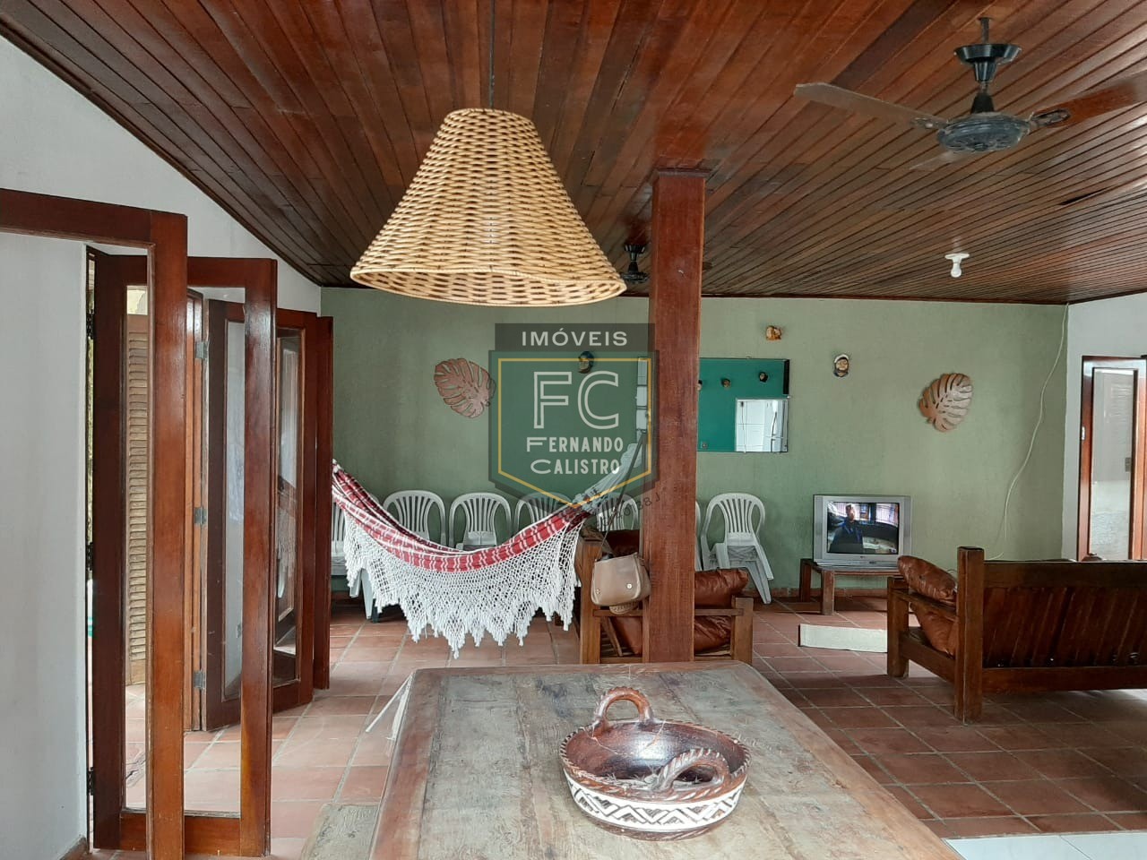 Casa térrea isolada 500m² á. Total, 3 dormitórios (2 suítes), edicula (1 suíte), área churrasqueira coberta, 4 vagas, v. Atlântica, mongaguá, sp