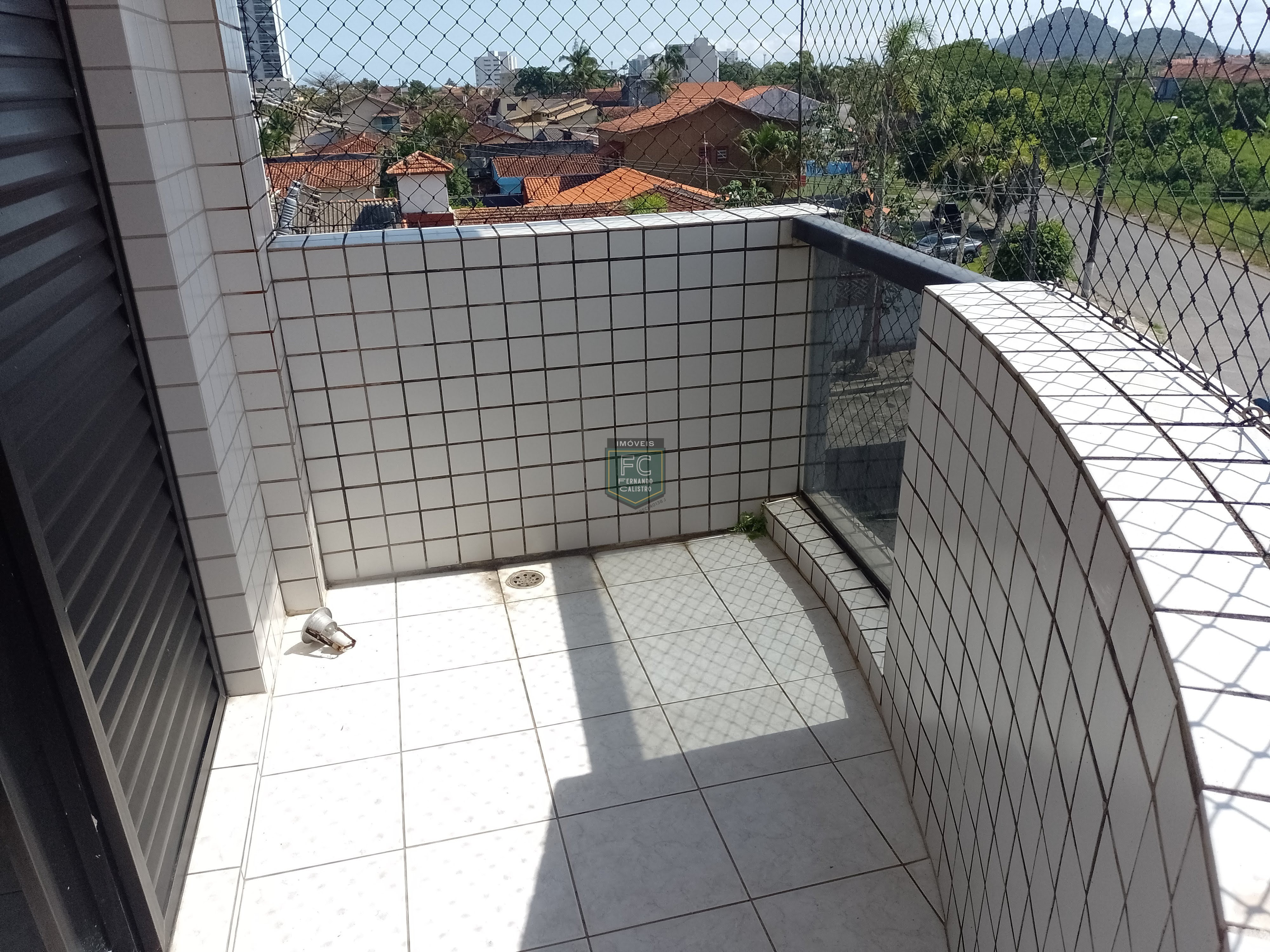 Apartamento 2 dormitórios (1 suíte) 73m², frente, 2 varandas, vista p/ o mar, elevador, 1 vaga, 100 mts da praia, pagamento facilitado, mongaguá sp