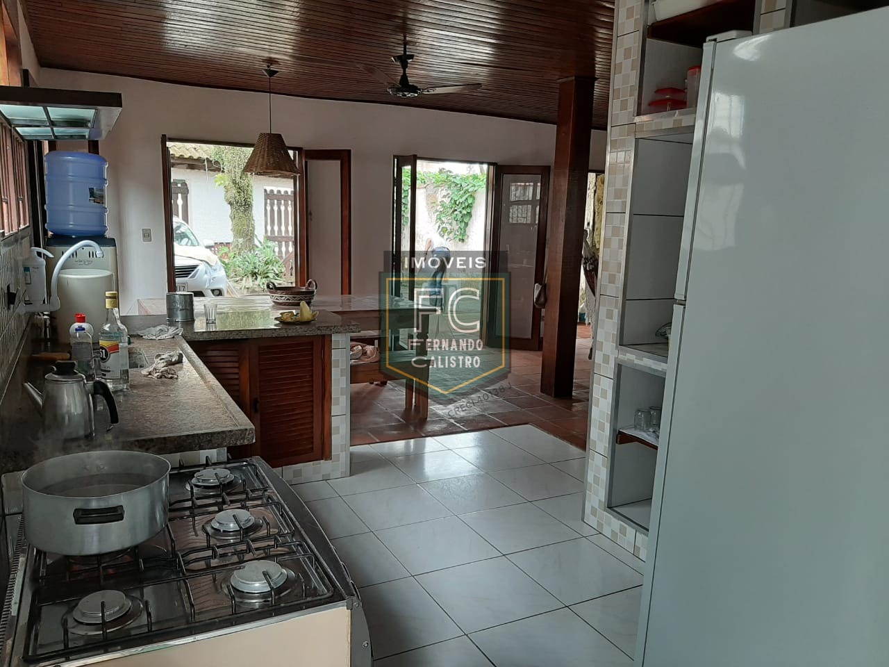 Casa térrea isolada 500m² á. Total, 3 dormitórios (2 suítes), edicula (1 suíte), área churrasqueira coberta, 4 vagas, v. Atlântica, mongaguá, sp