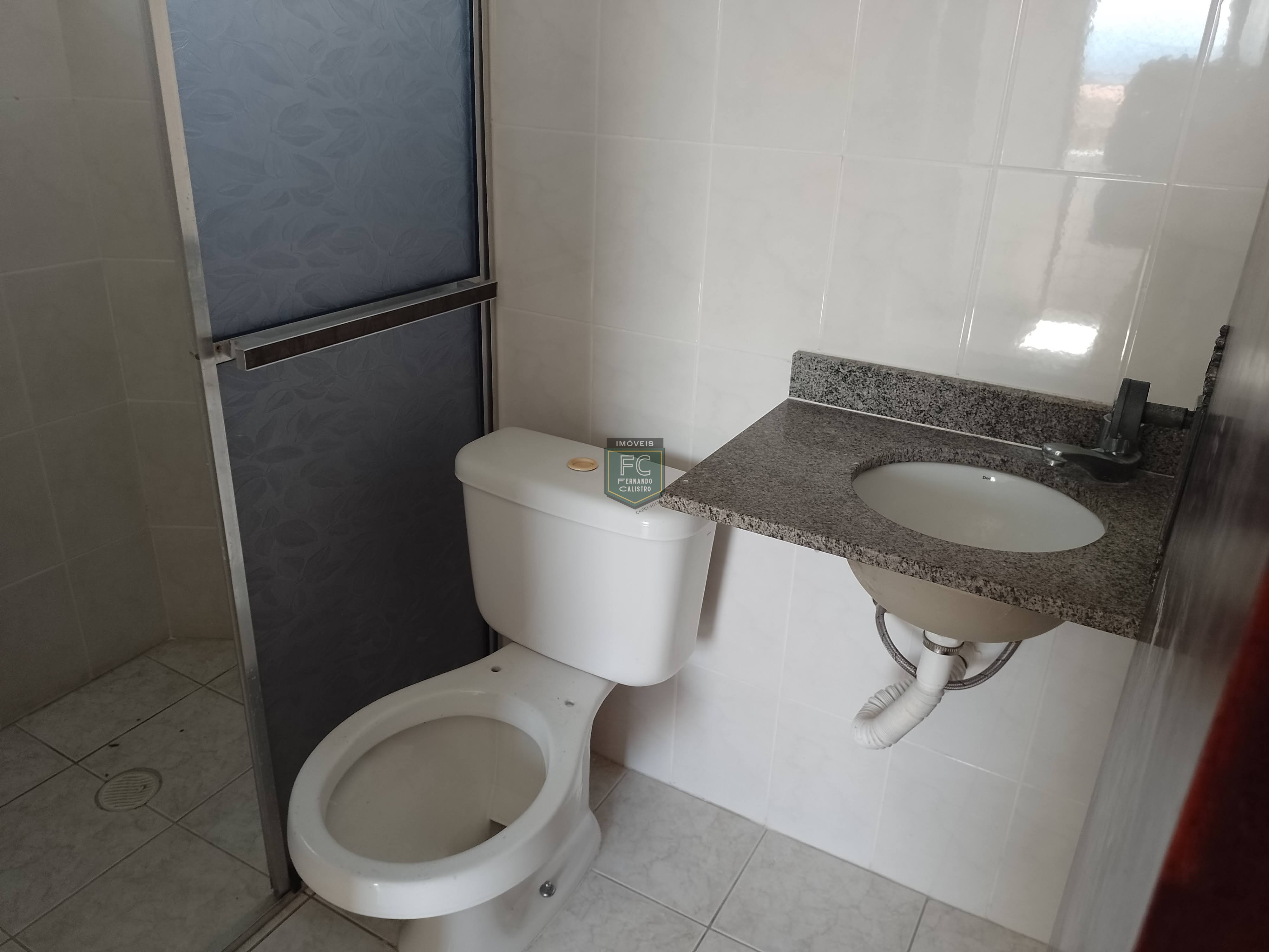 Apartamento 2 dormitórios (1 suíte) 73m², frente, 2 varandas, vista p/ o mar, elevador, 1 vaga, 100 mts da praia, pagamento facilitado, mongaguá sp