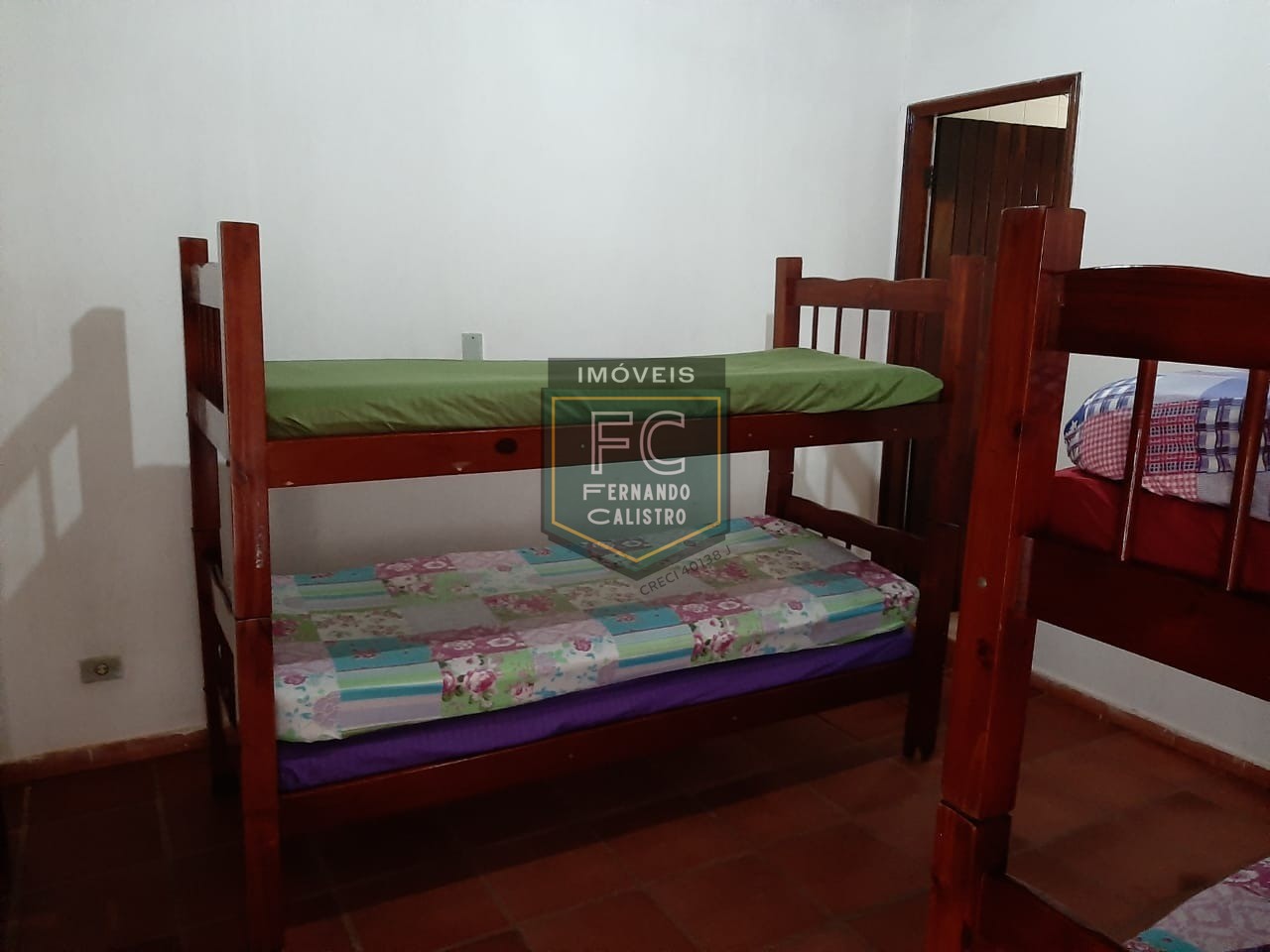 Casa térrea isolada 500m² á. Total, 3 dormitórios (2 suítes), edicula (1 suíte), área churrasqueira coberta, 4 vagas, v. Atlântica, mongaguá, sp