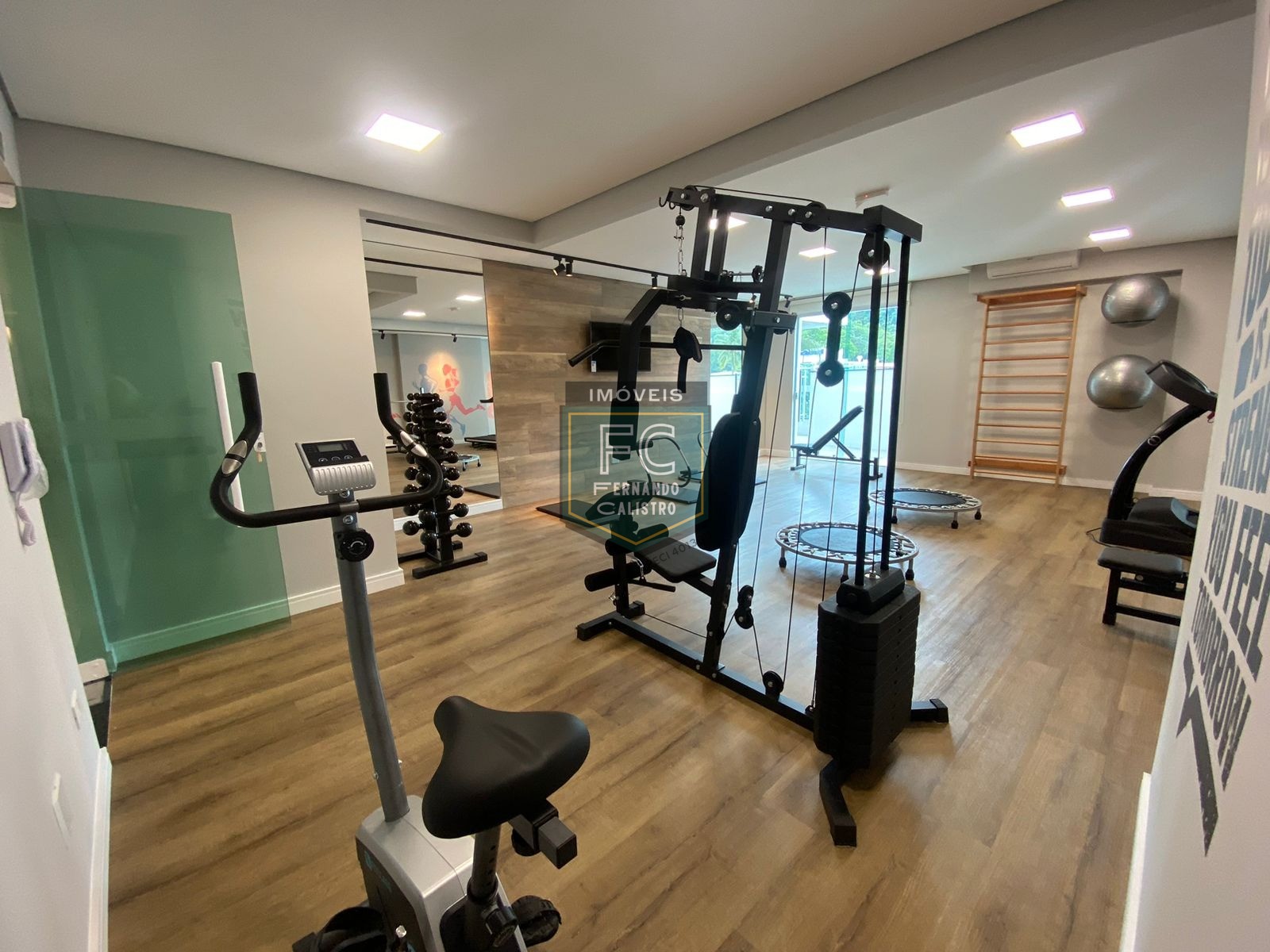 Apartamento novo 4 suítes alto padrão pronto, 50 mts da praia, varanda gourmet c/ vista p/ o mar, piso porcelanato, local nobre, centro, mongaguá sp