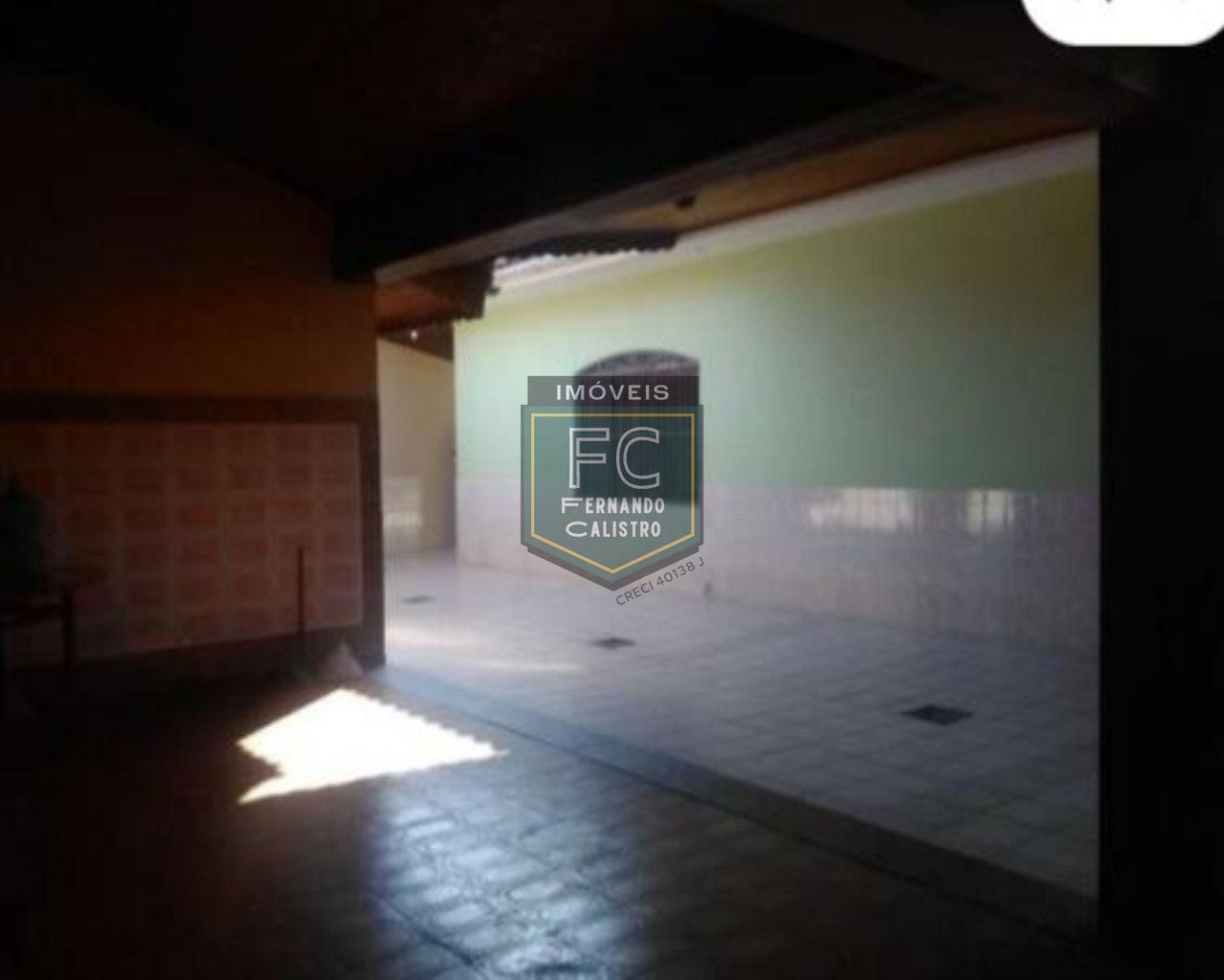 Casa de esquina na praia dos sonhos, itanhaém! 4 dormitórios (2 suítes), piscina c/ cascata, espaço gourmet coberto c/ churrasqueira, 6 vagas cobertas
