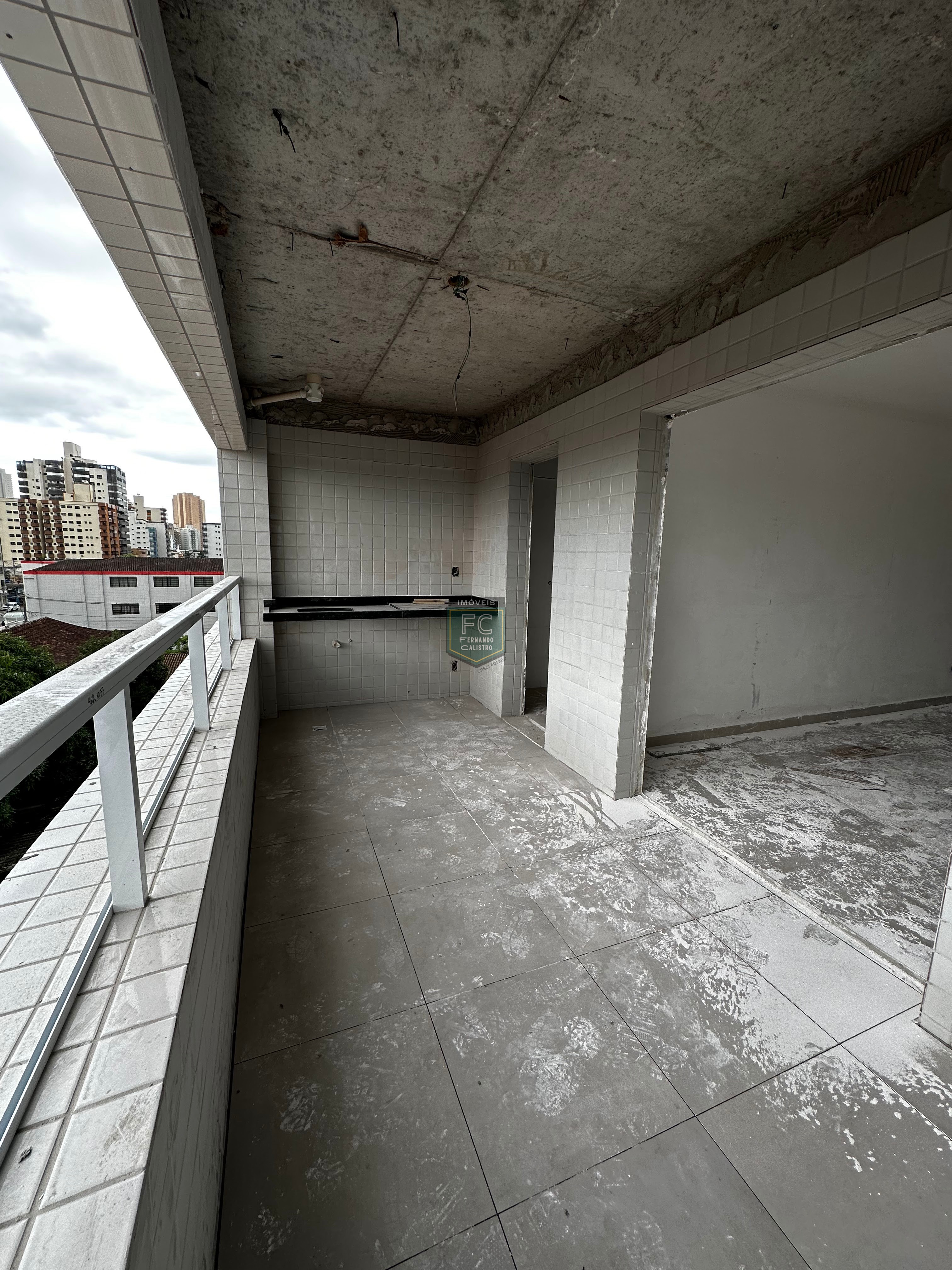 Apartamento 2 dormitórios (1 suíte) alto padrão em obras, varanda gourmet, lazer completo, local nobre, perto da praia, guilhermina, praia grande sp