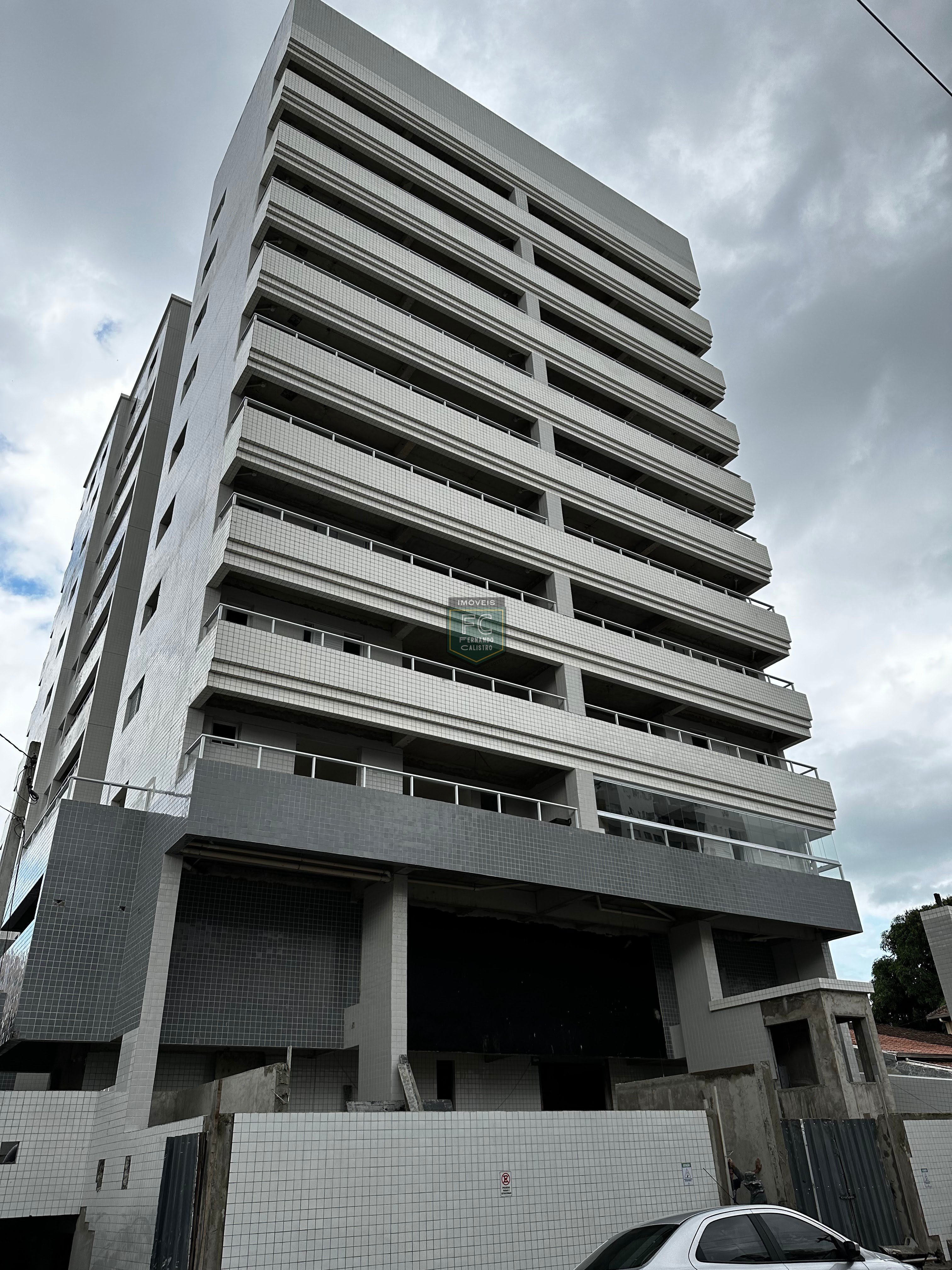 Apartamento 1 dormitório (suíte) alto padrão em obras, varan