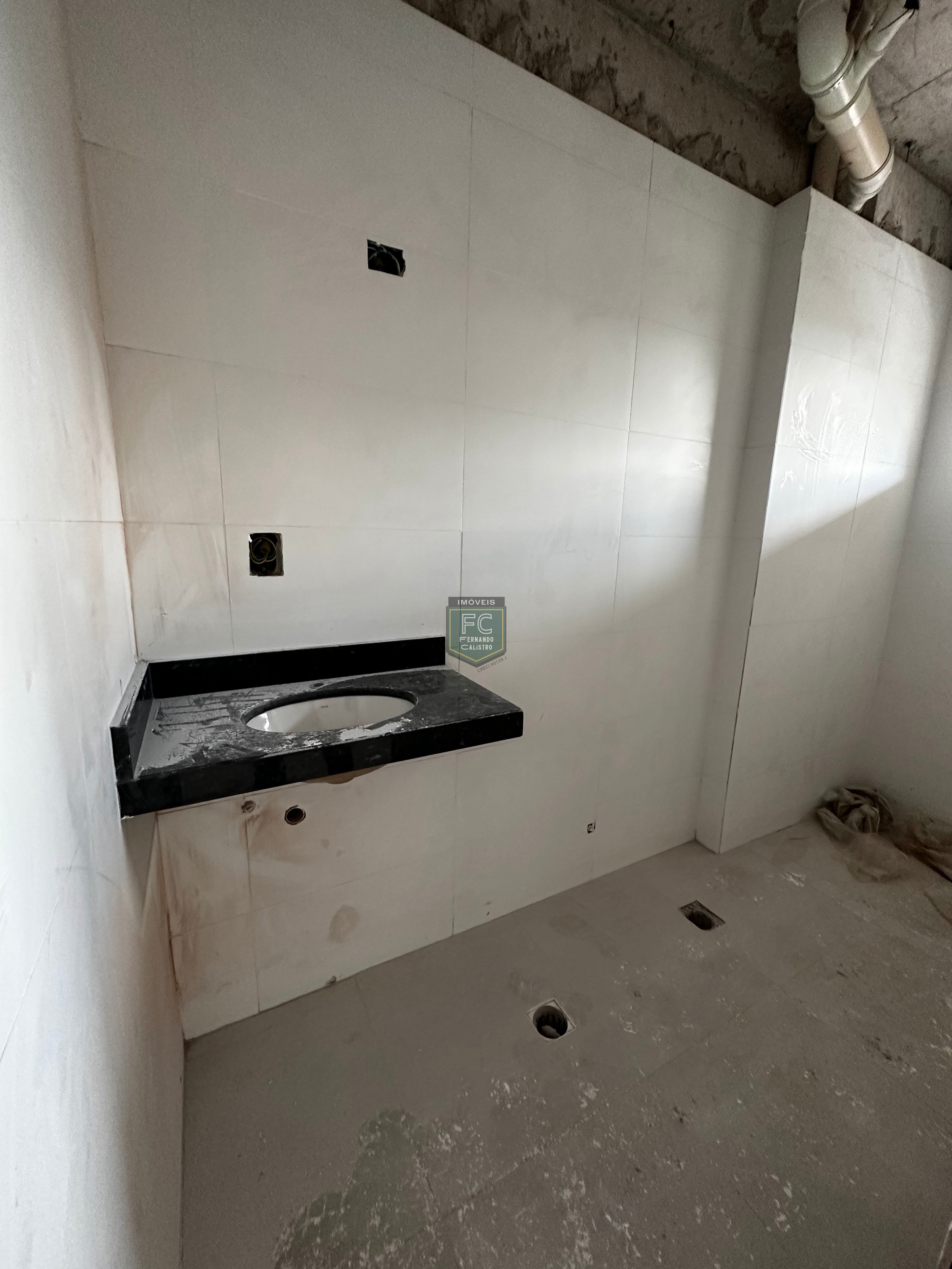 Apartamento 2 dormitórios (1 suíte) alto padrão em obras, varanda gourmet, lazer completo, local nobre, perto da praia, guilhermina, praia grande sp