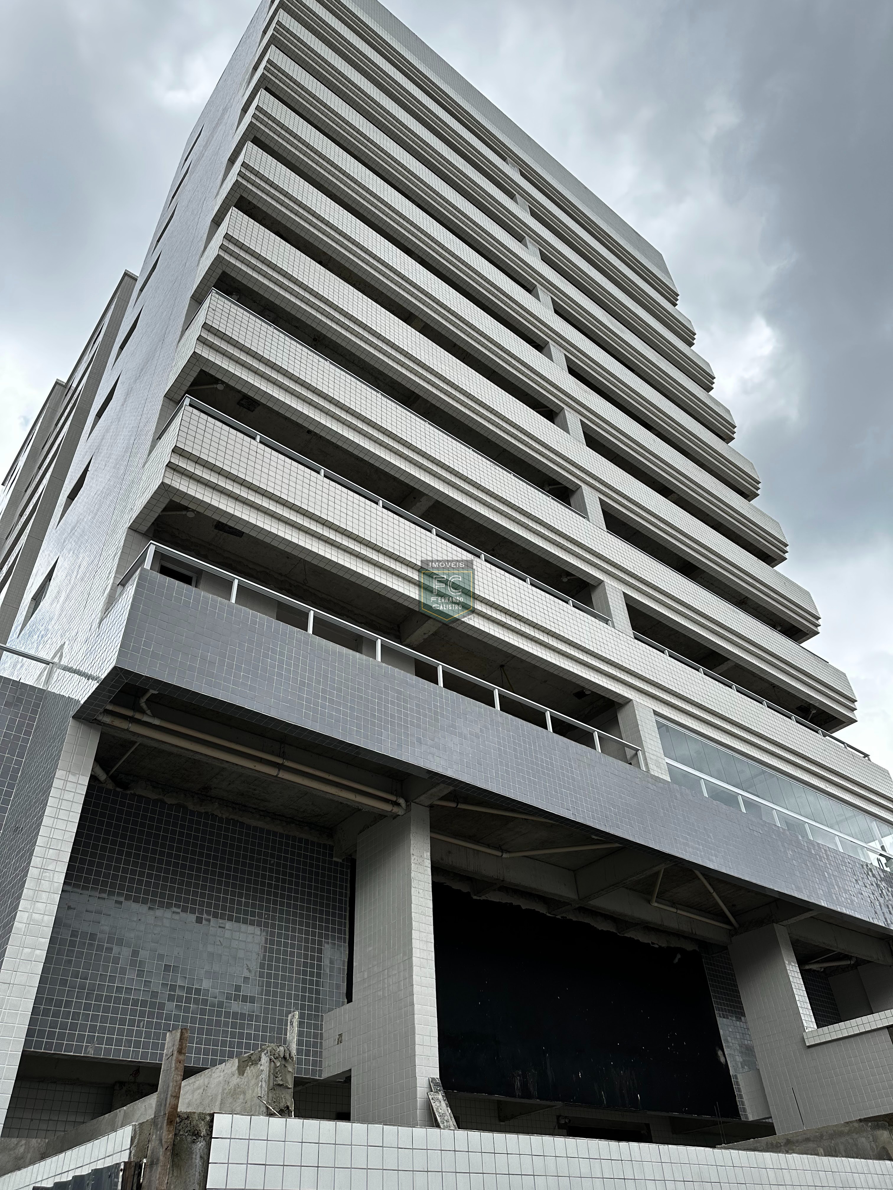 Apartamento 1 dormitório (suíte) alto padrão em obras, varan