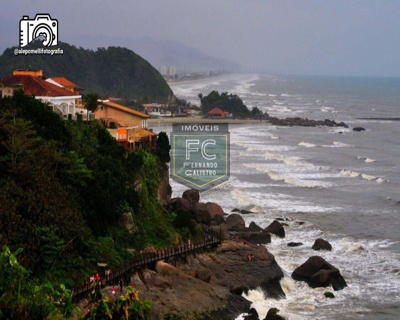 Casa de esquina na praia dos sonhos, itanhaém! 4 dormitórios (2 suítes), piscina c/ cascata, espaço gourmet coberto c/ churrasqueira, 6 vagas cobertas