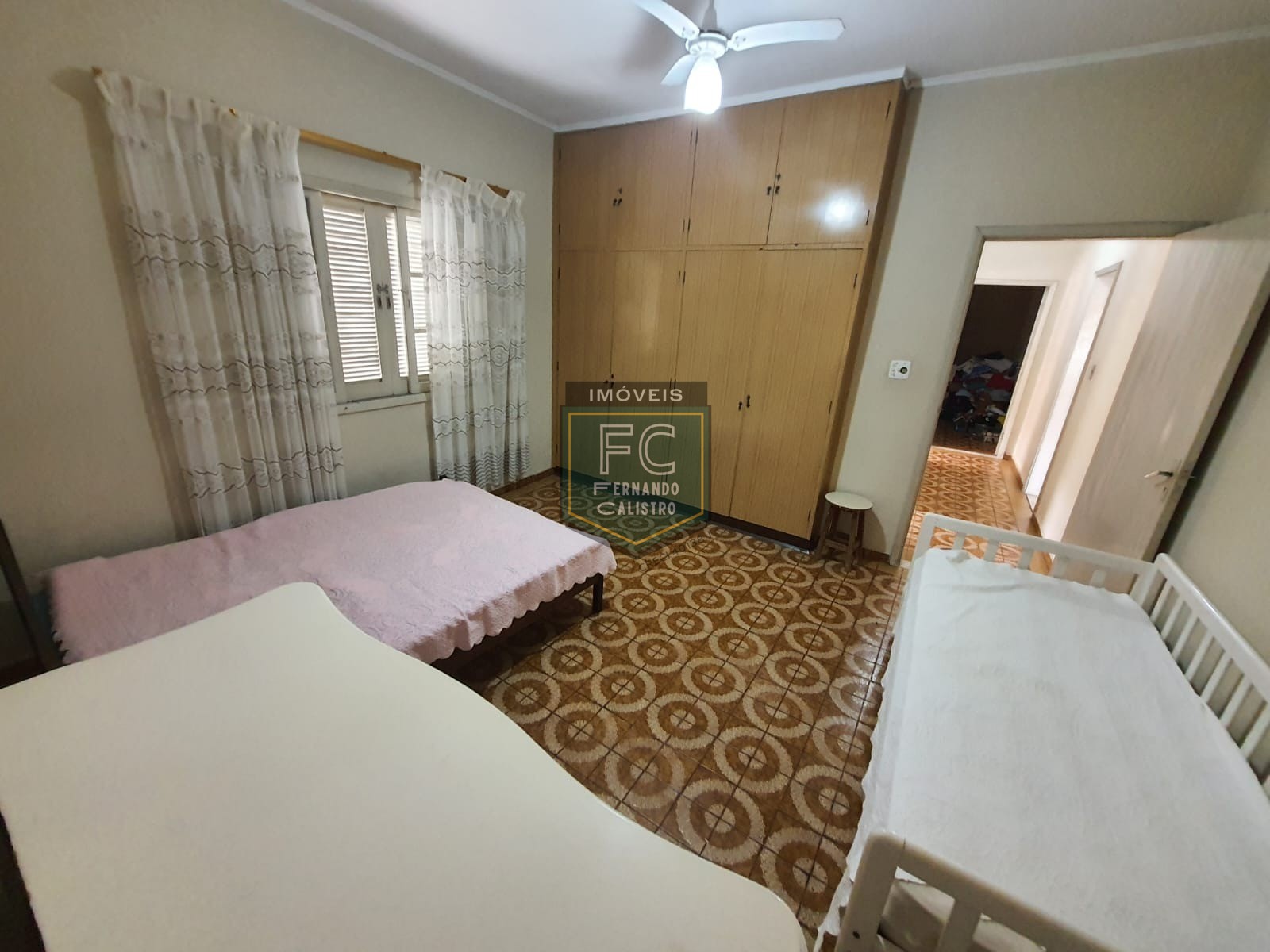 Casa Lote Inteiro 2 Dormitórios + Edícula c/ Sala, Dormitório e Banheiro, Espaço p/ Piscina, 4 Vagas, Perto da Praia, Bal. Flórida, Praia Grande SP