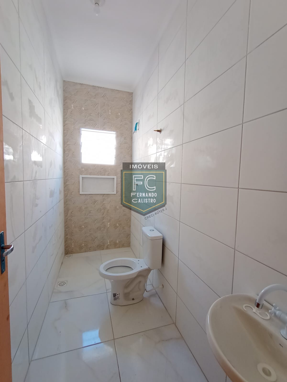 Casa térrea nova 2 dormitórios (suíte), piscina, espaço gour