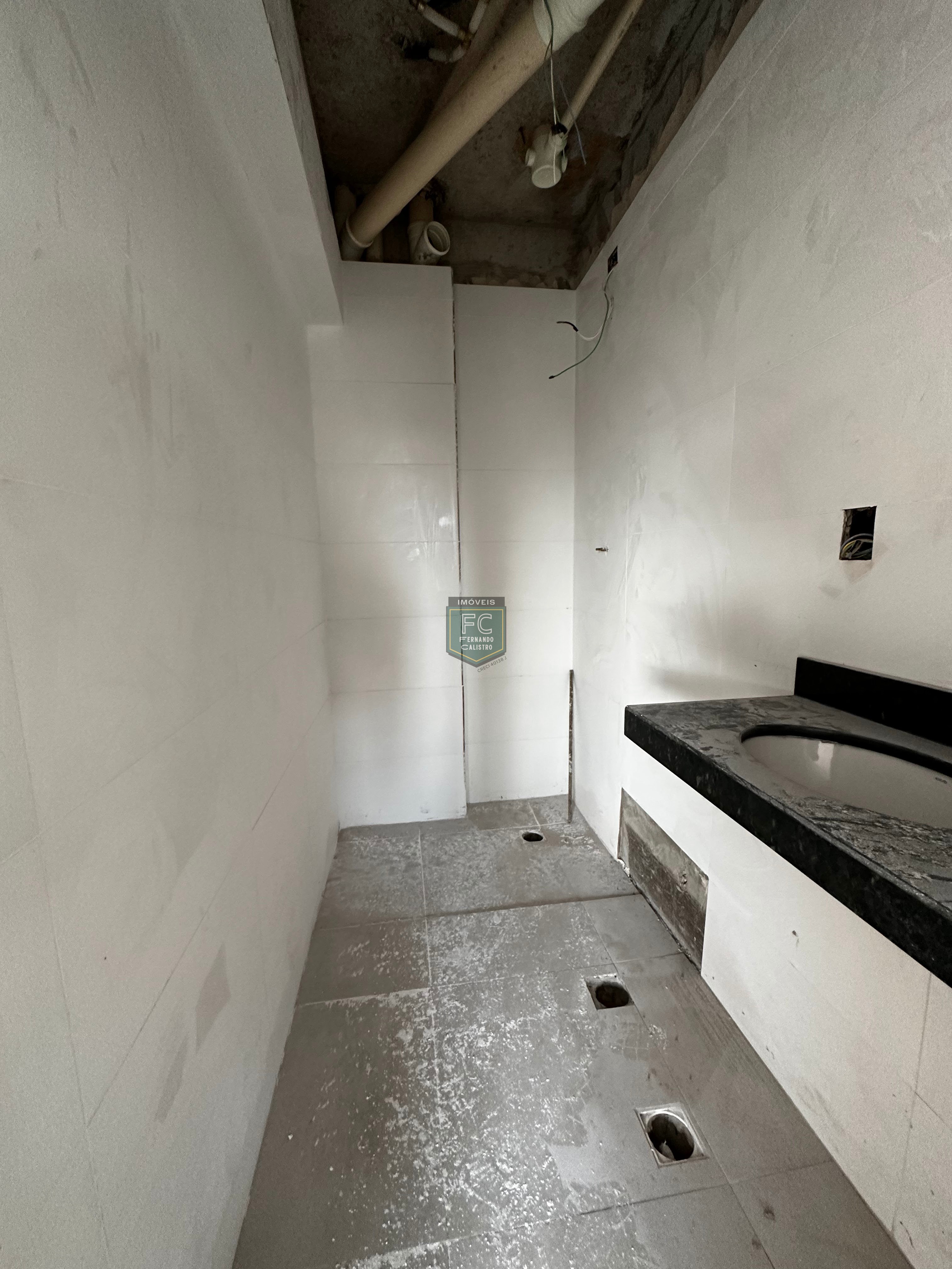 Apartamento 2 dormitórios (1 suíte) alto padrão em obras, varanda gourmet, lazer completo, local nobre, perto da praia, guilhermina, praia grande sp