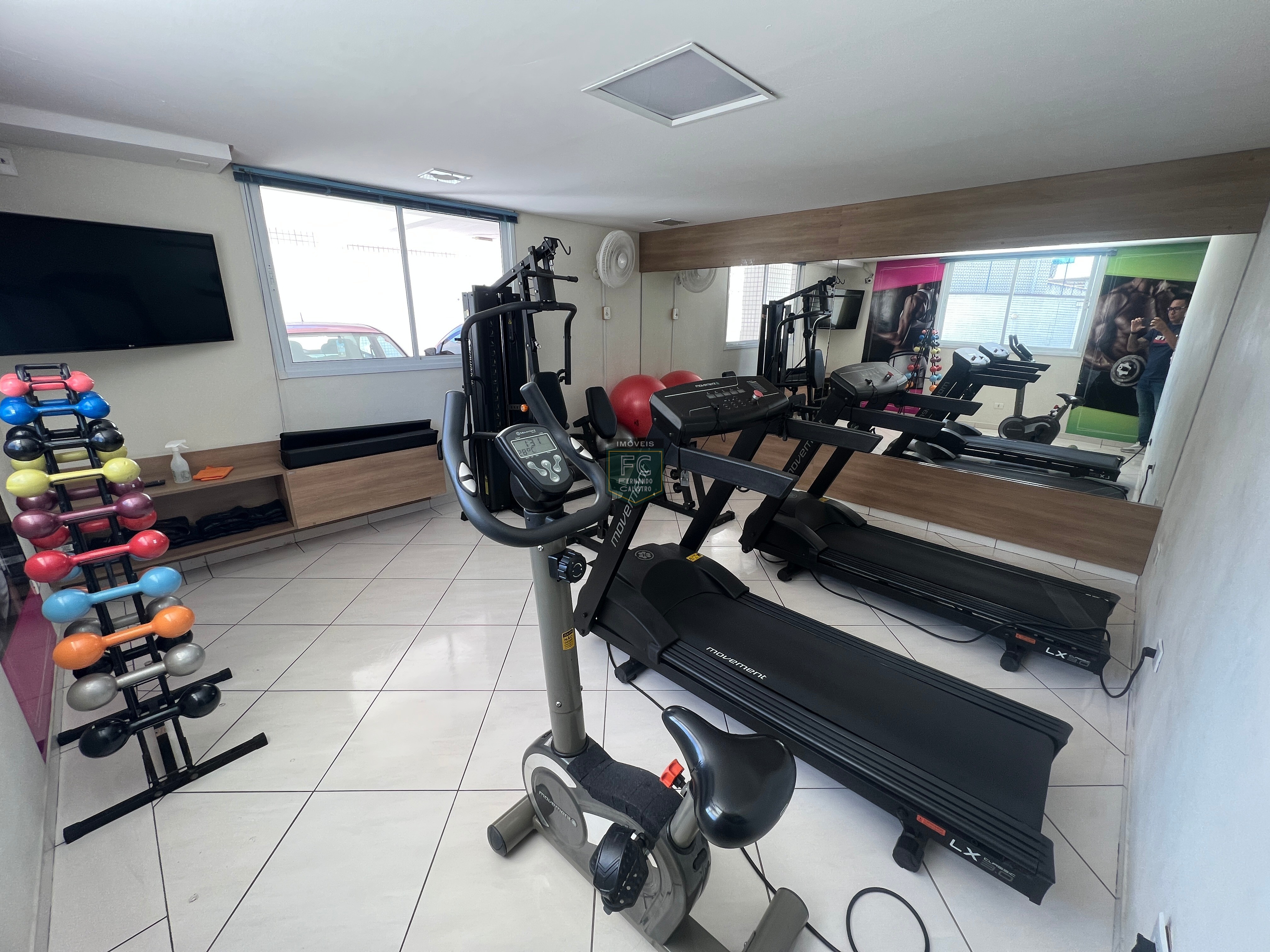 Apartamento Alto Padrão 2 Dormitórios (1 Suíte), Varanda Gourmet Envidraçada c/ Churrasqueira, Piscina, 700 mts Praia, Local Central, Guilhermina, PG