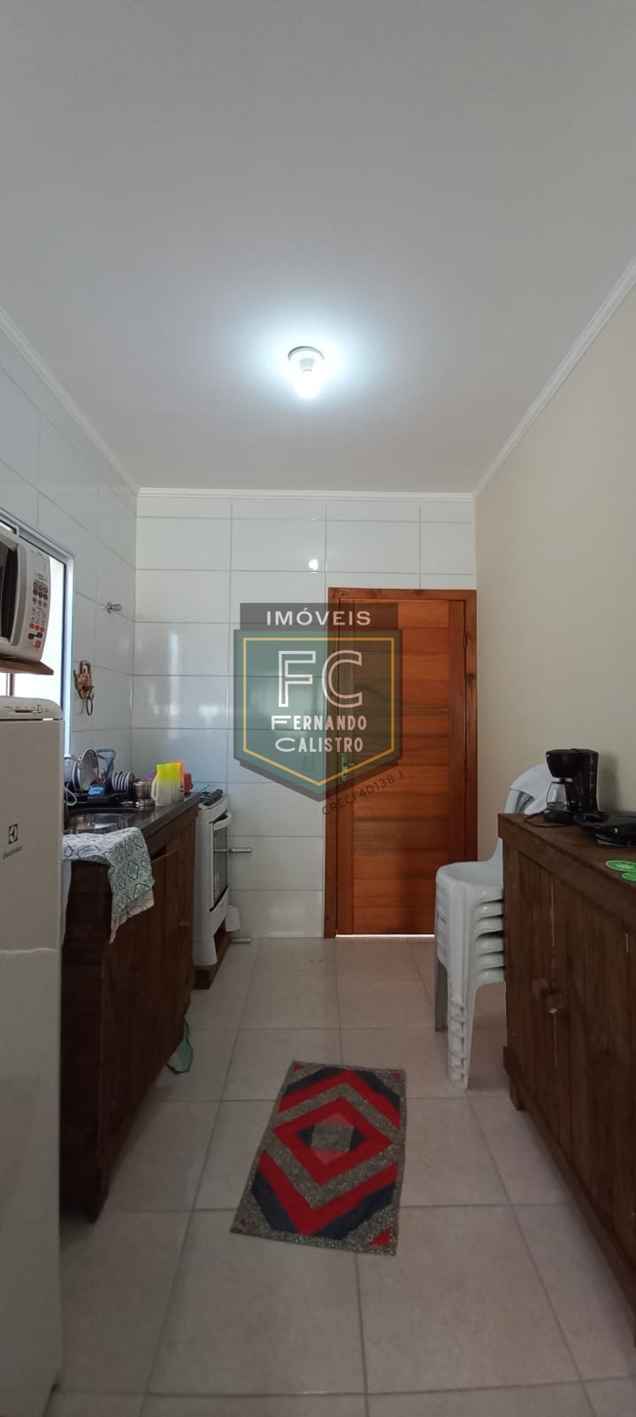 Casa Térrea na Praia em Condomínio Fechado, Mobiliada, 2 Dormitórios, Quintal c/ Piscina e Churrasqueira, 1 Vaga, Financia, Cibratel II, Itanhaém SP
