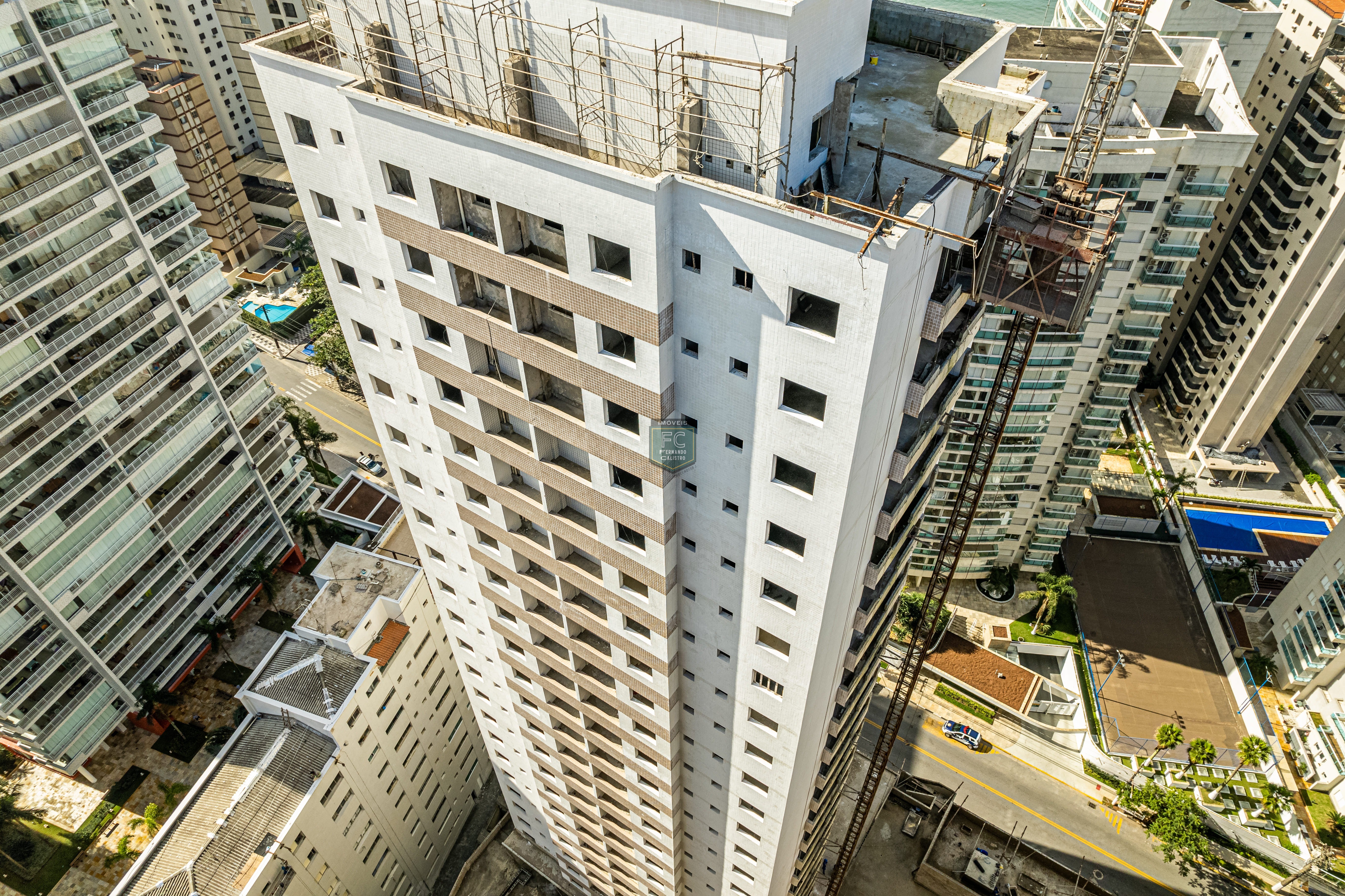 Investimento guarujá: apartamento alto padrão 3 dormitórios (1 suíte), varanda gourmet, 2 vagas, lazer de clube, financ. Direto, v. Alzira, guarujá sp