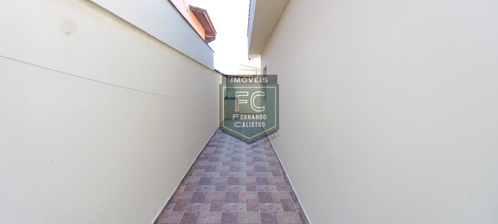 Casa Térrea na Praia em Condomínio Fechado, Mobiliada, 2 Dormitórios, Quintal c/ Piscina e Churrasqueira, 1 Vaga, Financia, Cibratel II, Itanhaém SP