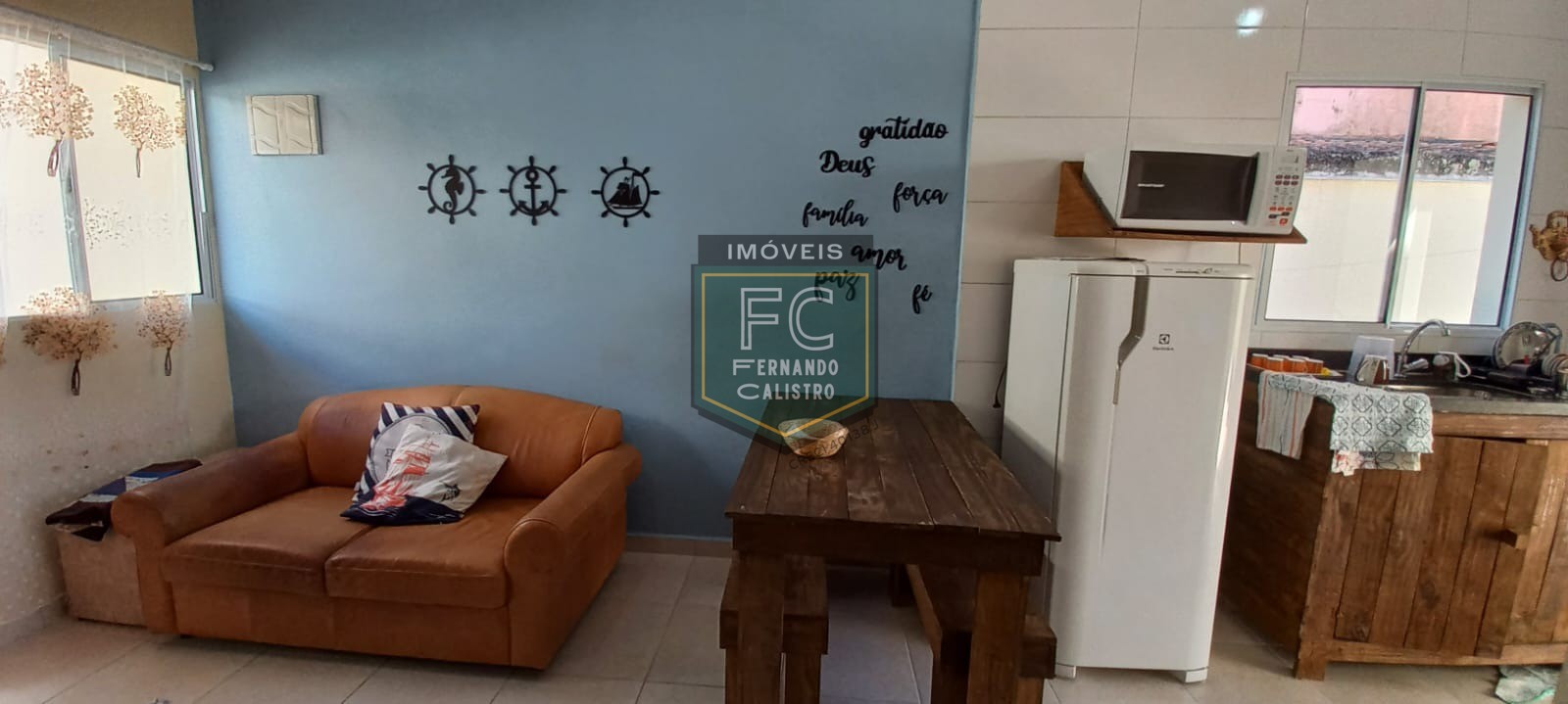 Casa térrea na praia em condomínio fechado, mobiliada, 2 dor
