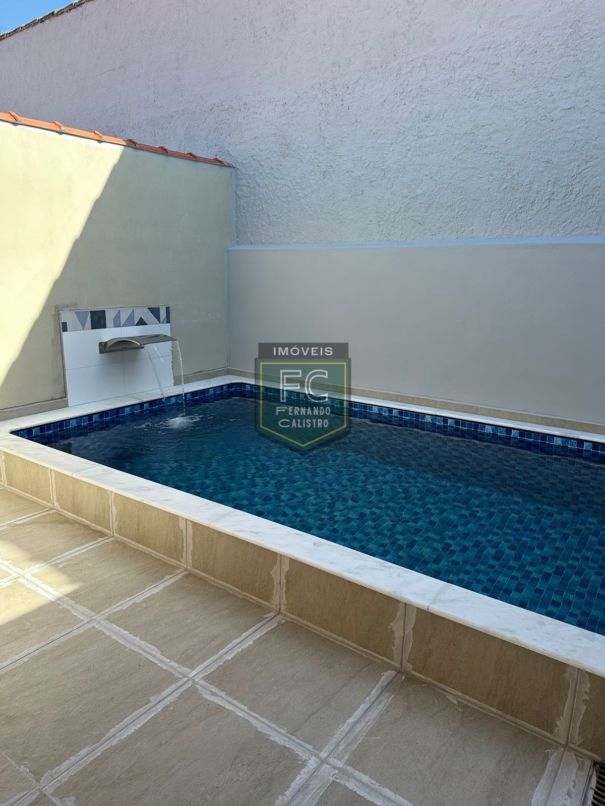 Casa térrea nova a 140 mts da praia, 2 suítes, quintal c/ pi