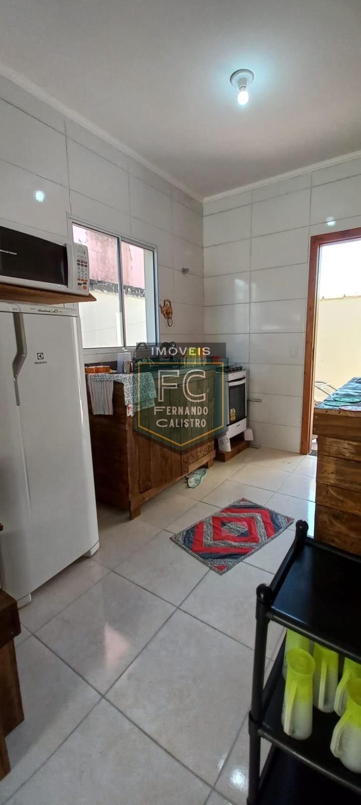 Casa Térrea na Praia em Condomínio Fechado, Mobiliada, 2 Dormitórios, Quintal c/ Piscina e Churrasqueira, 1 Vaga, Financia, Cibratel II, Itanhaém SP
