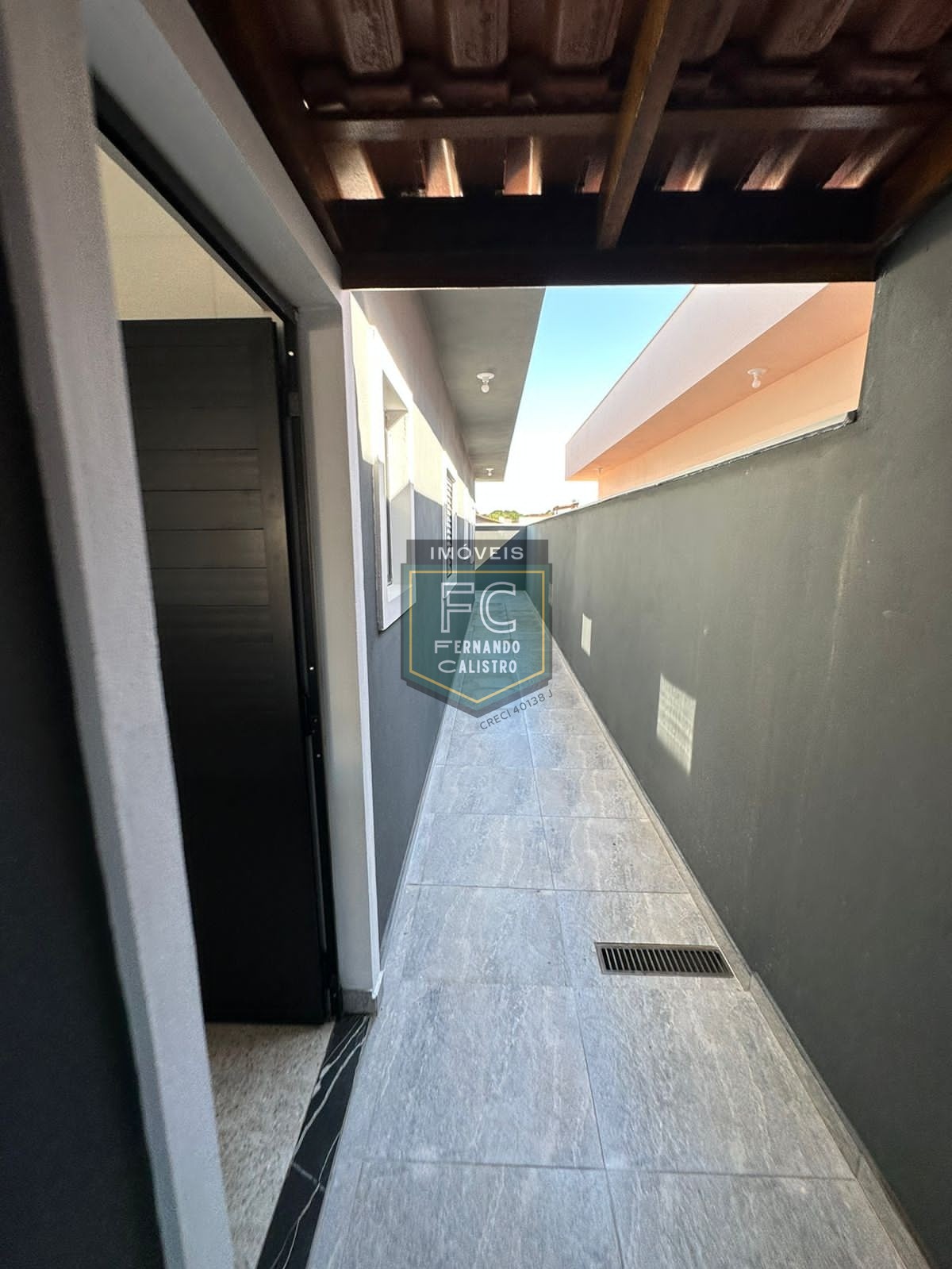 Casas novas prontas para morar, 2 dormitórios (1 suíte), quintal c/ piscina, área gourmet c/ churrasqueira, 2 vagas, 750 mts da praia, itanhaém - sp