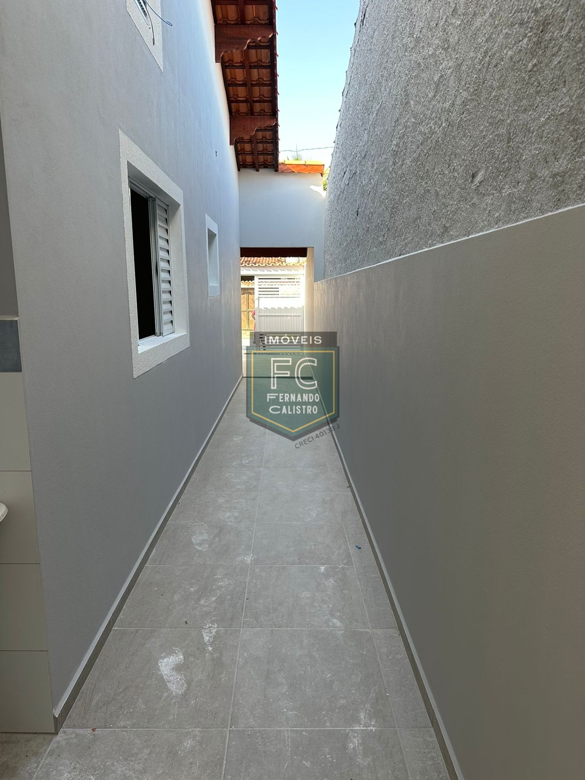 Casa térrea nova a 140 mts da praia, 2 suítes, quintal c/ pi