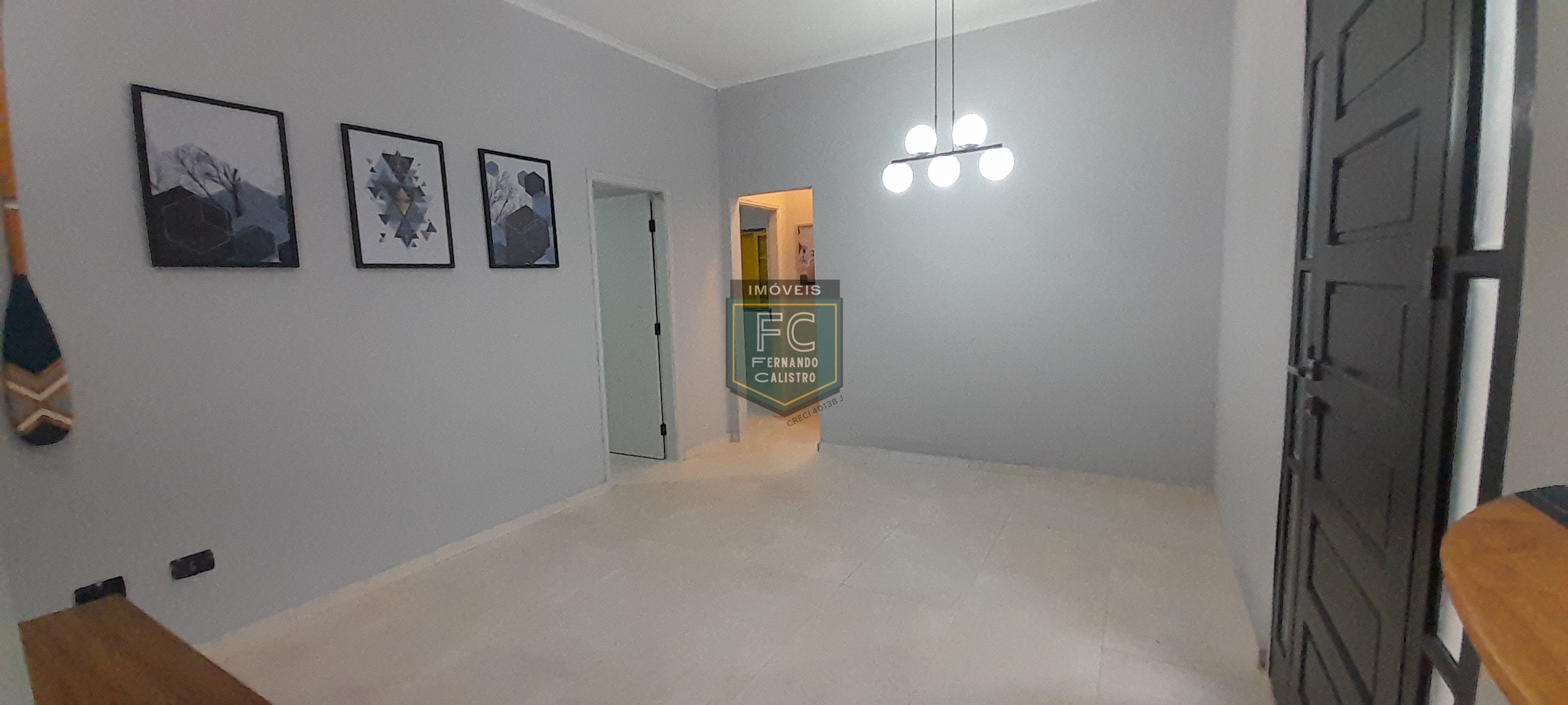 Casa Térrea de Esquina em Frente ao Mar, 3 Dormitórios (1 Suíte) Reformada, Piscina, Espaço p/ Churrasqueira, 3 Vagas, Jd. Imperador, Praia Grande SP