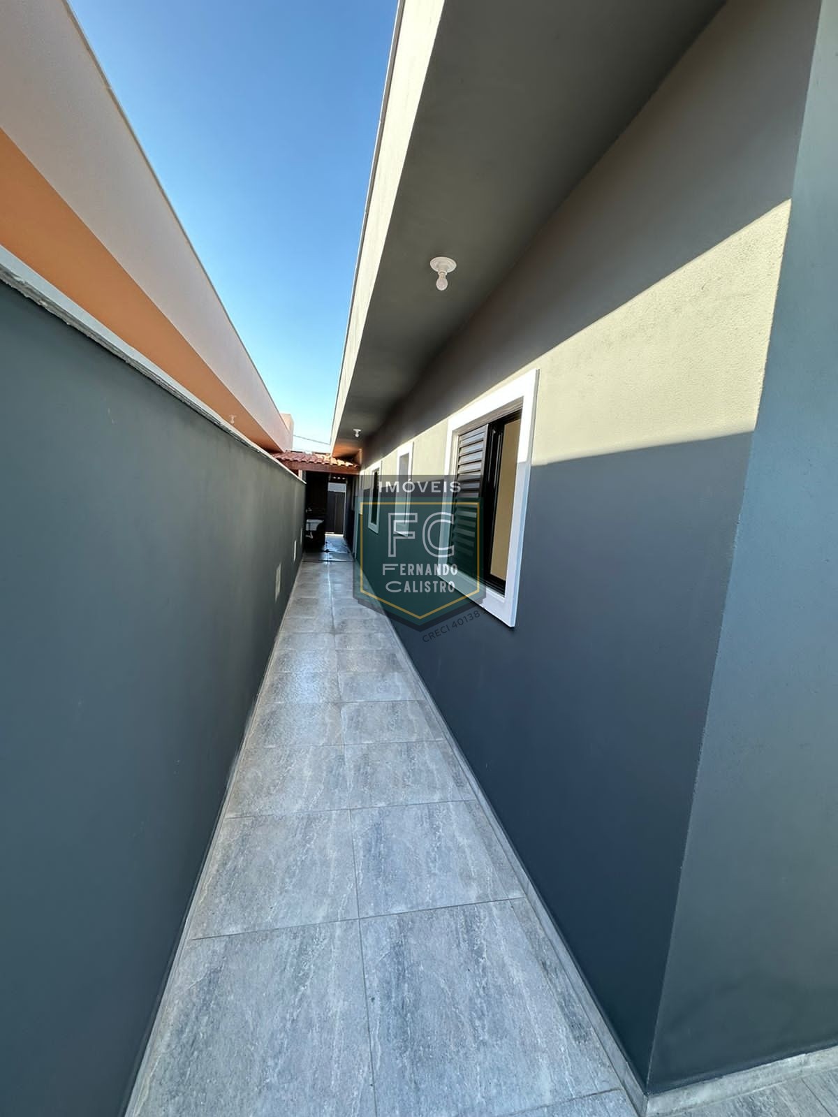 Casas novas prontas para morar, 2 dormitórios (1 suíte), quintal c/ piscina, área gourmet c/ churrasqueira, 2 vagas, 750 mts da praia, itanhaém - sp