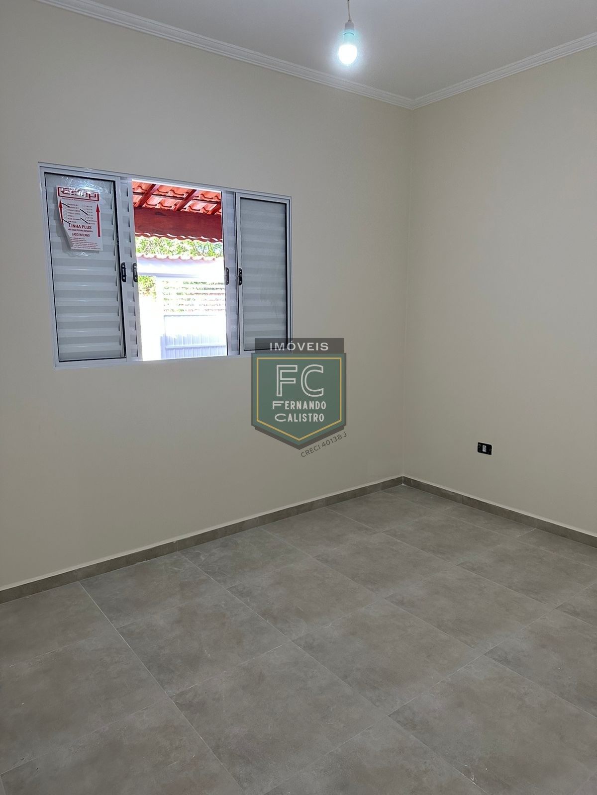 Casa térrea nova a 140 mts da praia, 2 suítes, quintal c/ pi