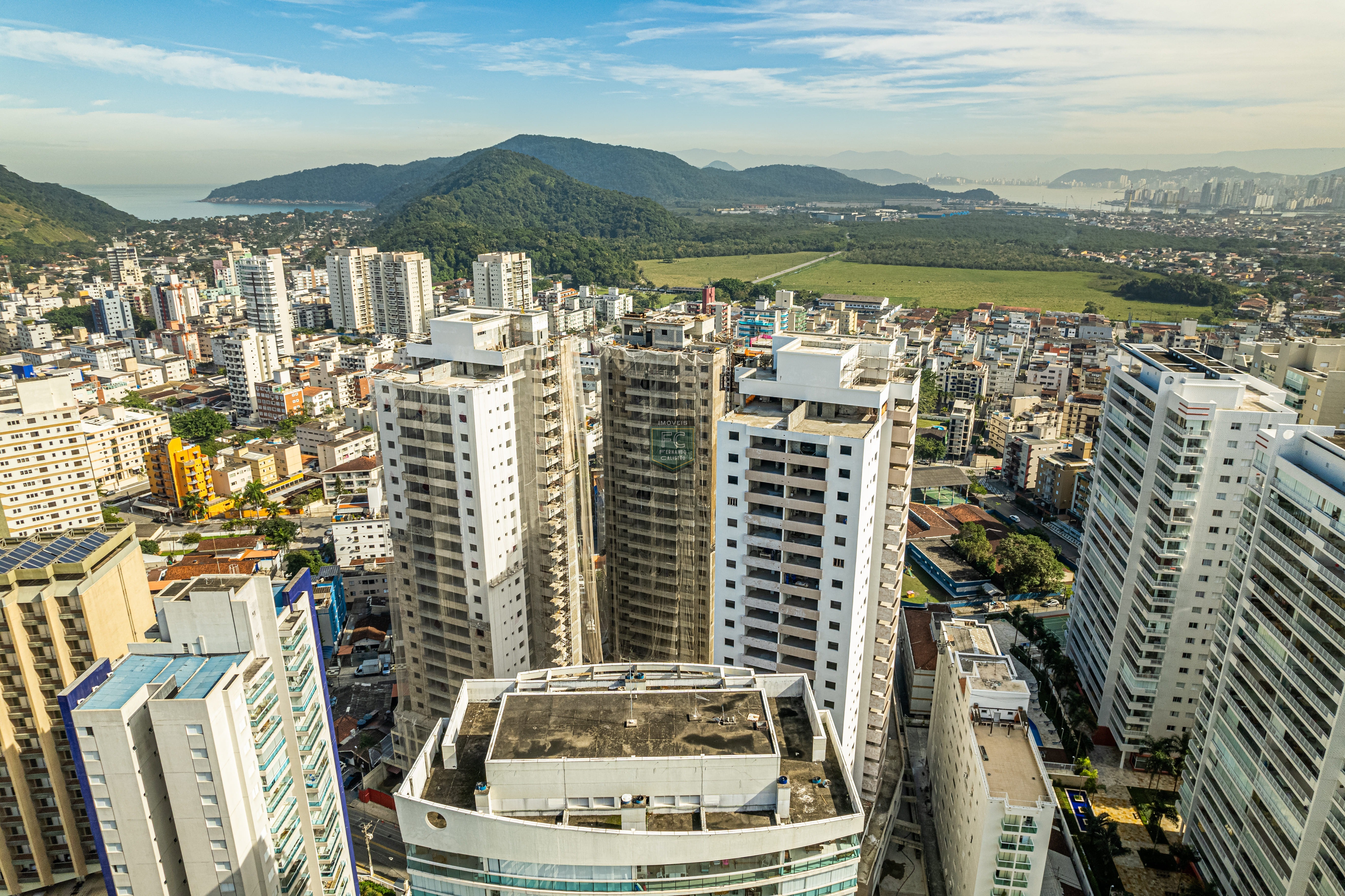 Investimento guarujá: apartamento alto padrão 3 dormitórios (1 suíte), varanda gourmet, 2 vagas, lazer de clube, financ. Direto, v. Alzira, guarujá sp