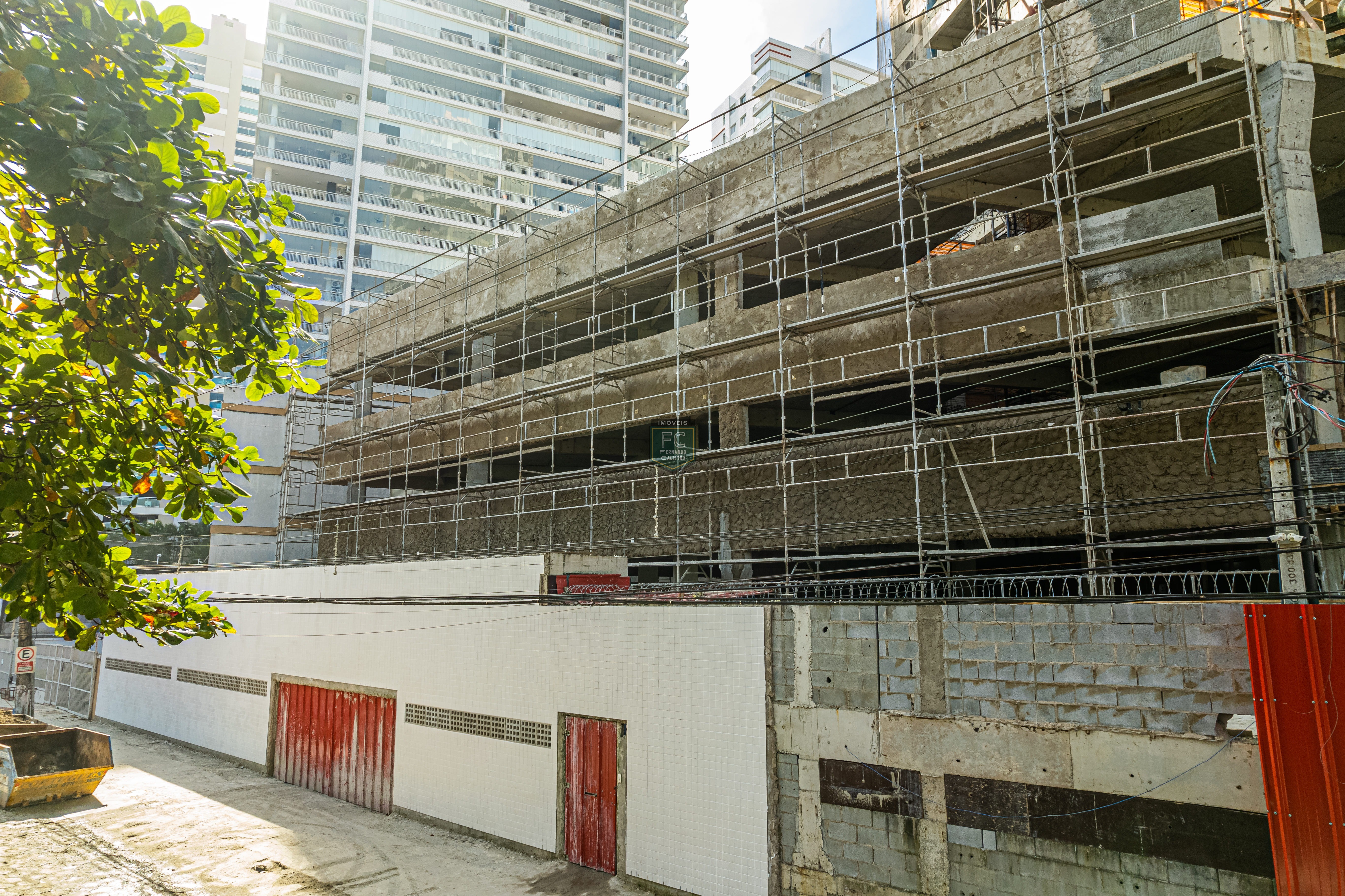 Investimento guarujá: apartamento alto padrão 3 dormitórios (1 suíte), varanda gourmet, 2 vagas, lazer de clube, financ. Direto, v. Alzira, guarujá sp