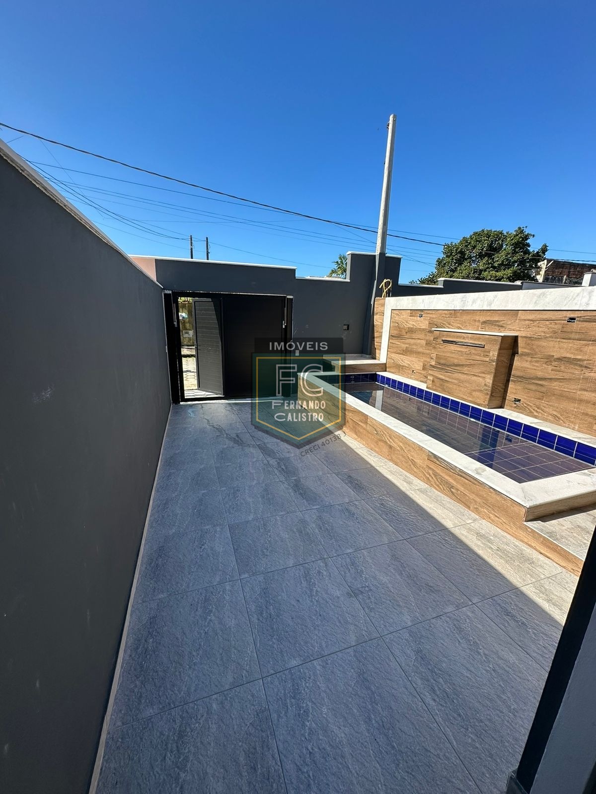 Casas novas prontas para morar, 2 dormitórios (1 suíte), quintal c/ piscina, área gourmet c/ churrasqueira, 2 vagas, 750 mts da praia, itanhaém - sp