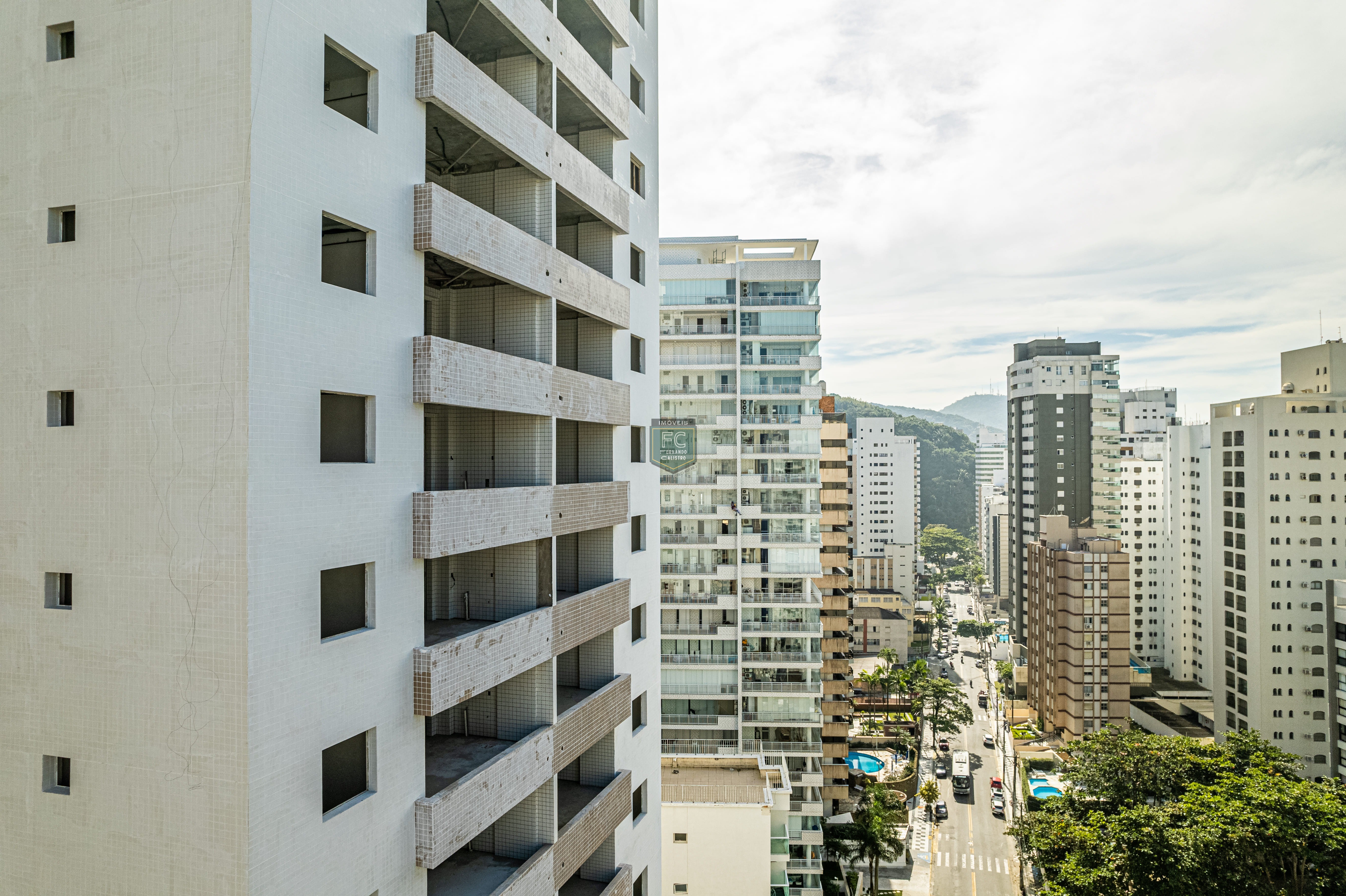 Investimento guarujá: apartamento alto padrão 2 dormitórios (1 suíte), varanda gourmet, 2 vagas, lazer de clube, financ. Direto, v. Alzira, guarujá sp