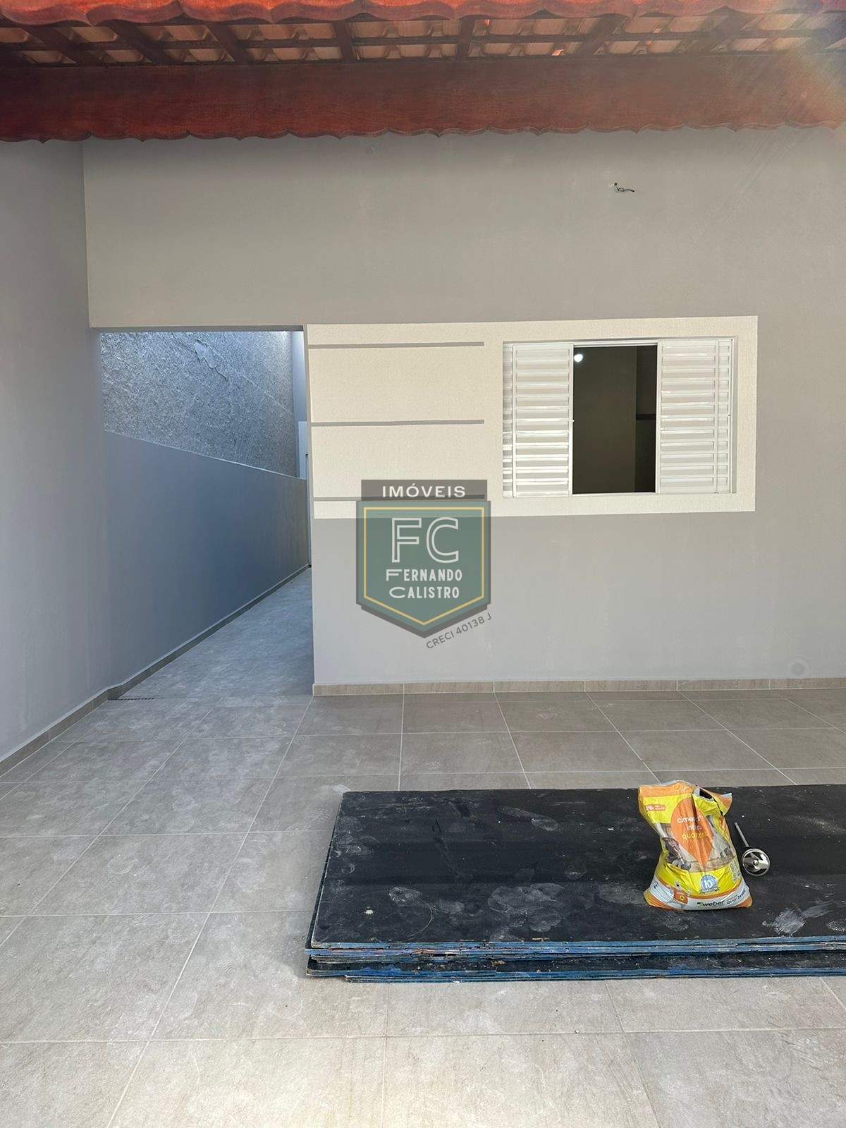 Casa térrea nova a 140 mts da praia, 2 suítes, quintal c/ pi