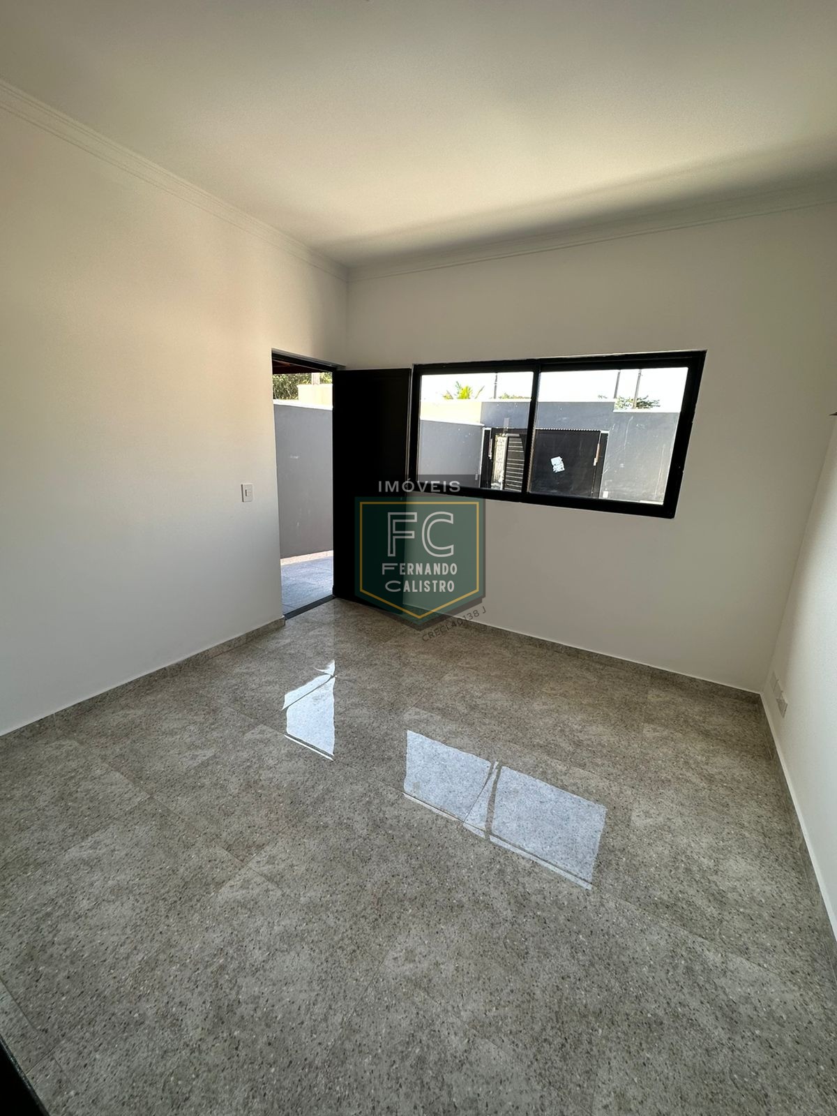 Casas novas prontas para morar, 2 dormitórios (1 suíte), quintal c/ piscina, área gourmet c/ churrasqueira, 2 vagas, 750 mts da praia, itanhaém - sp