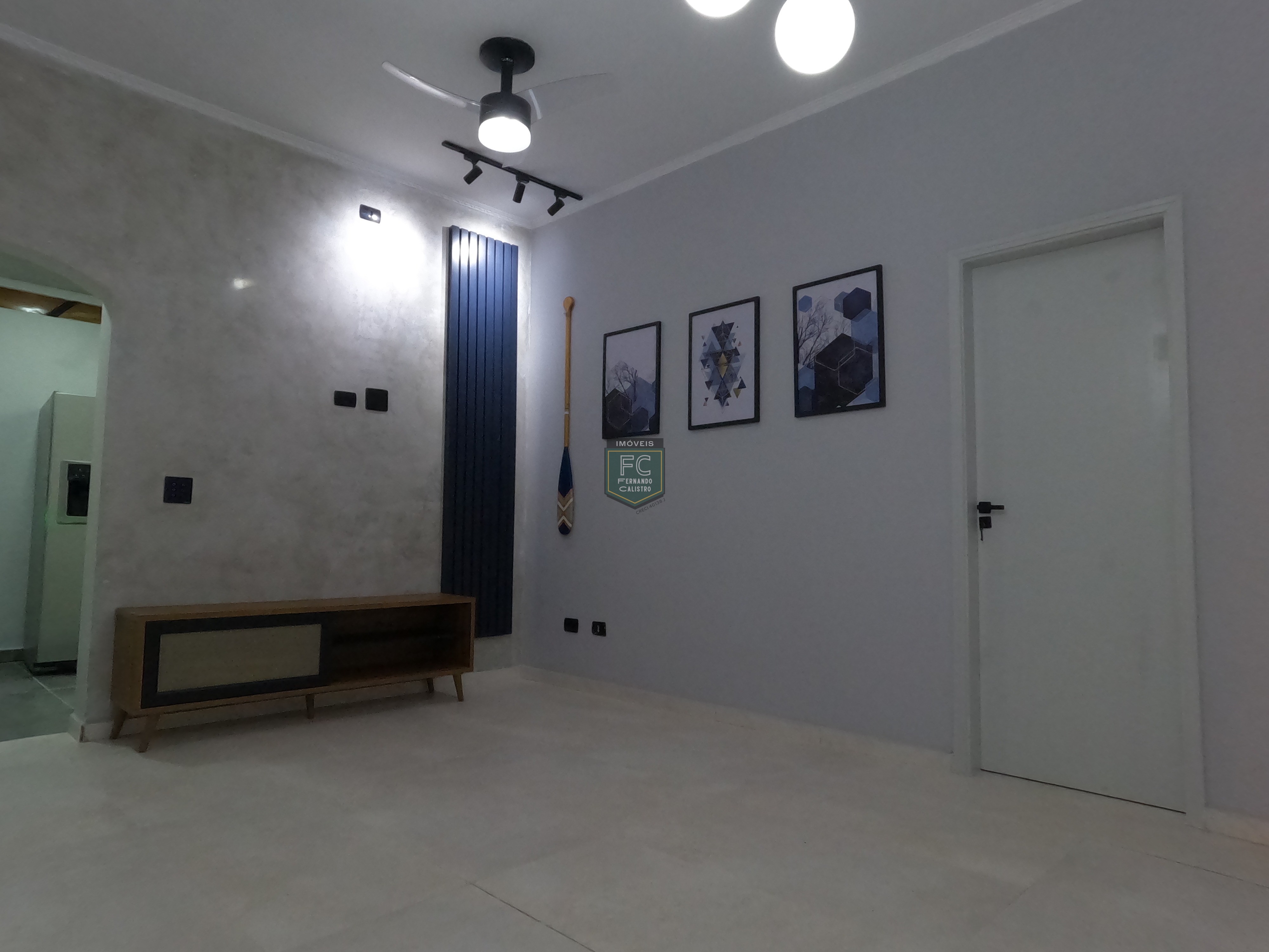Casa Térrea de Esquina em Frente ao Mar, 3 Dormitórios (1 Suíte) Reformada, Piscina, Espaço p/ Churrasqueira, 3 Vagas, Jd. Imperador, Praia Grande SP