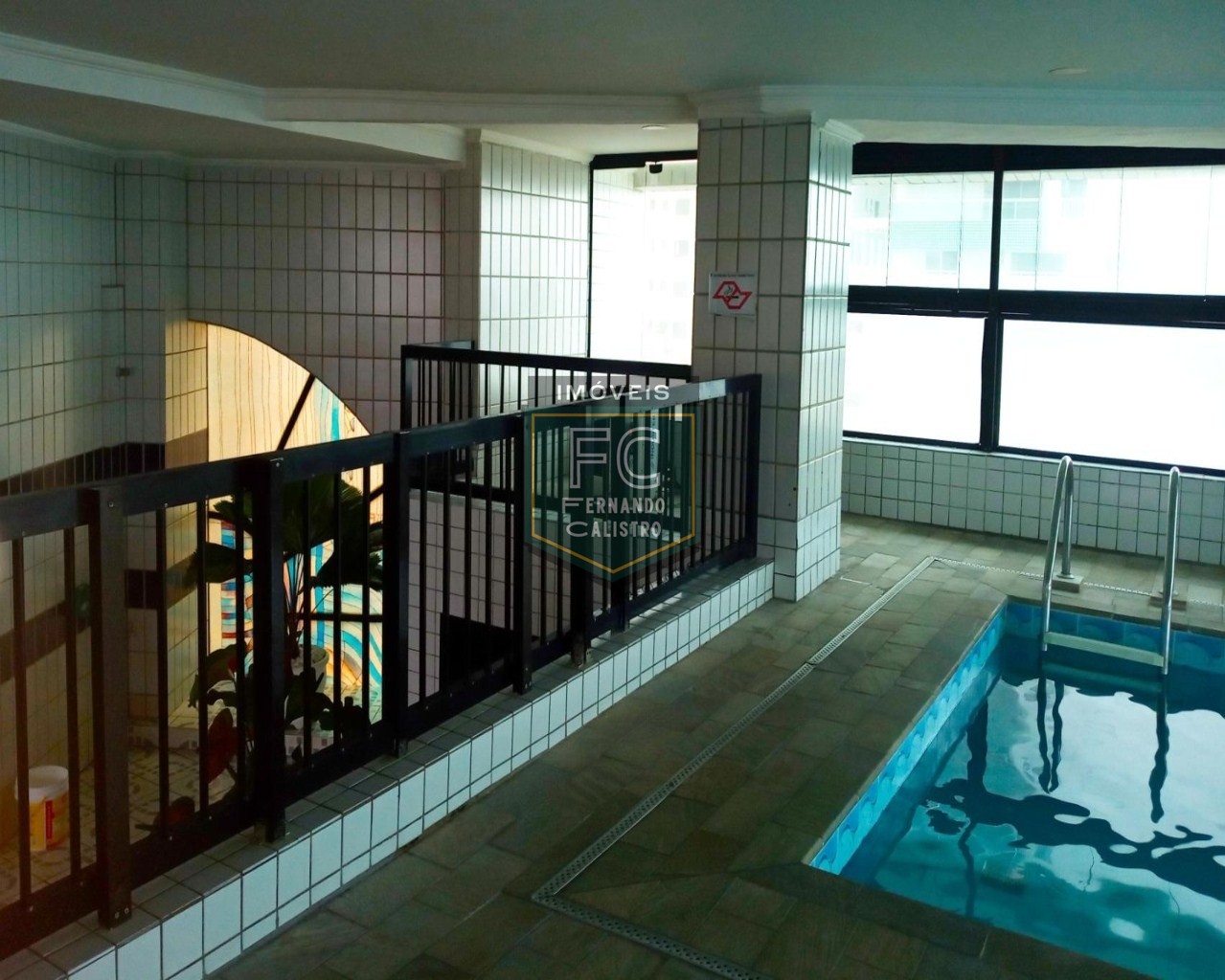 Locação definitiva: apartamento alto padrão 2 dormitórios (1 suíte) c/ vista p/ o mar, 75m², lazer completo frente mar, centro histórico, mongaguá sp
