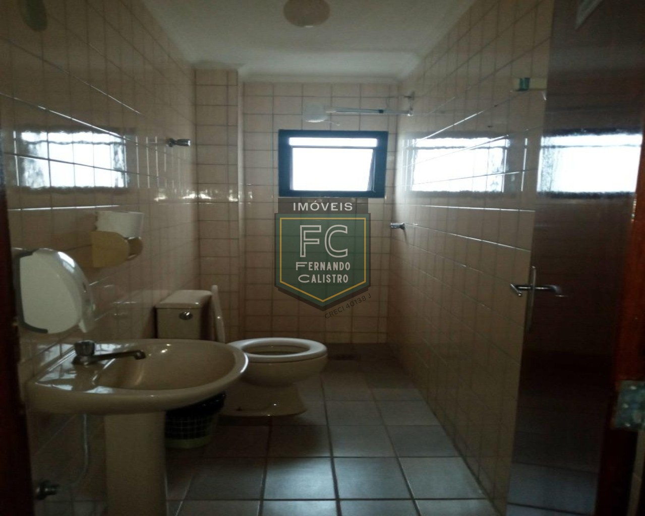 Locação definitiva: apartamento alto padrão 2 dormitórios (1 suíte) c/ vista p/ o mar, 75m², lazer completo frente mar, centro histórico, mongaguá sp
