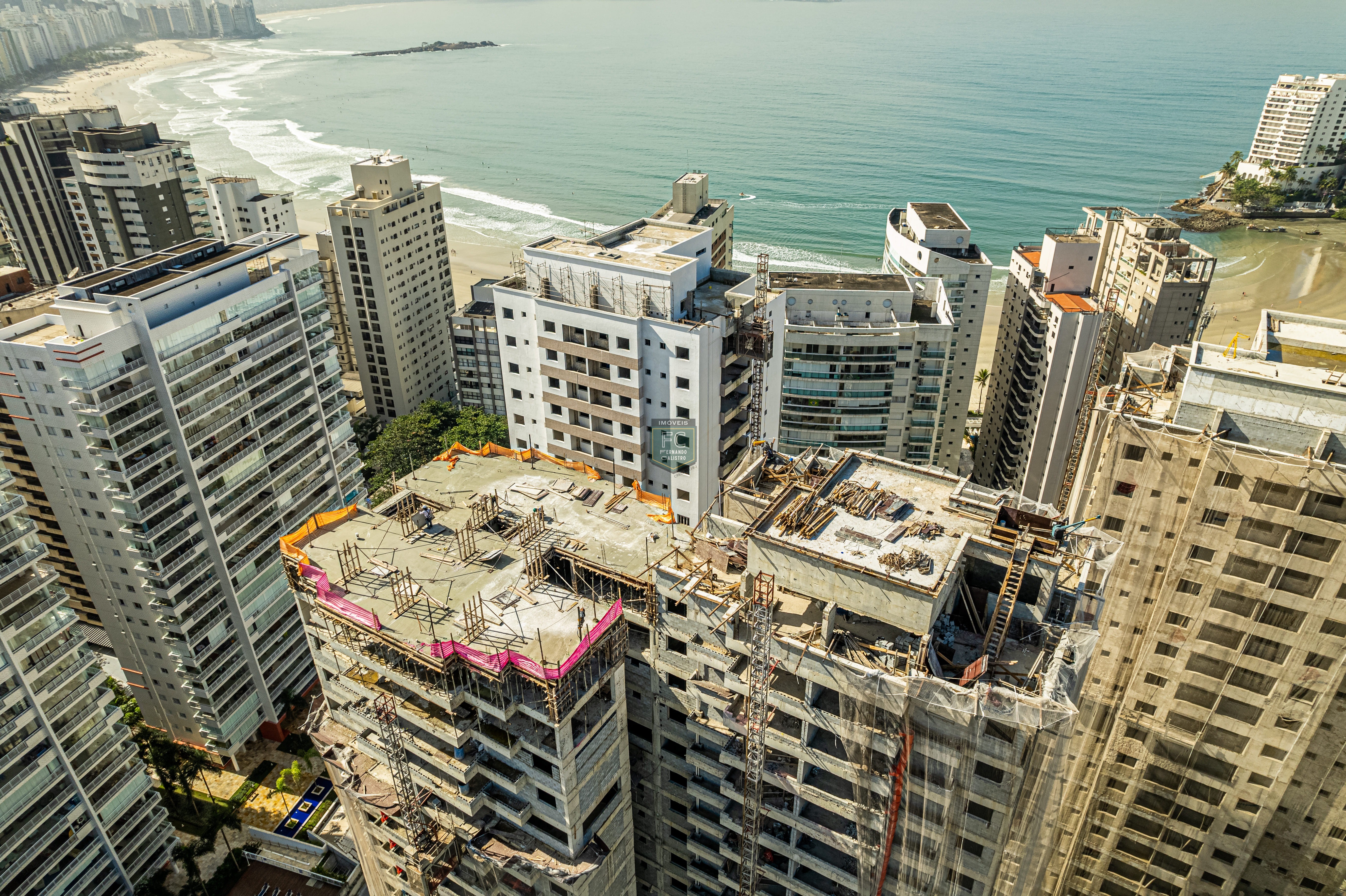 Investimento guarujá: apartamento alto padrão 3 dormitórios (1 suíte), varanda gourmet, 2 vagas, lazer de clube, financ. Direto, v. Alzira, guarujá sp
