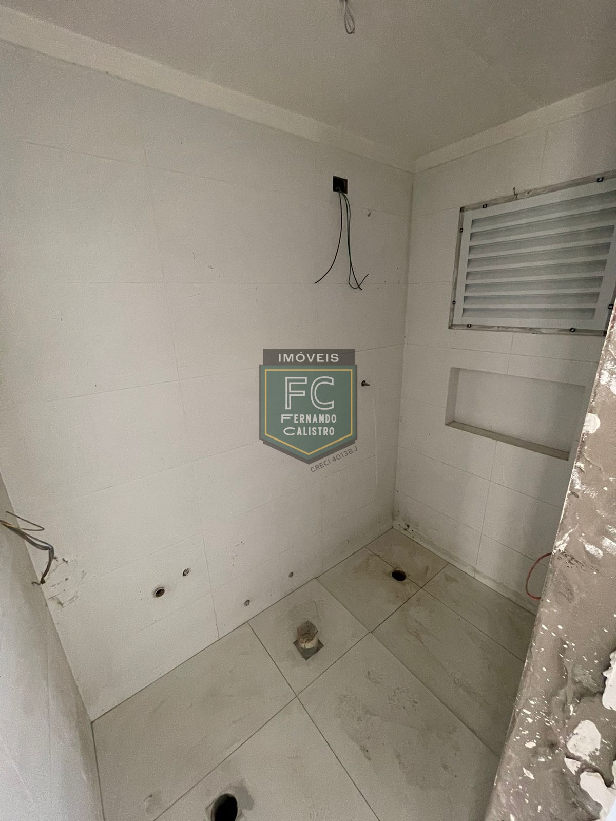 Apartamento alto padrão 2 dormitórios (1 suites), varanda gourmet c/ vista mar, lazer completo, 2 vagas, quadra da praia, guilhermina, praia grande/sp