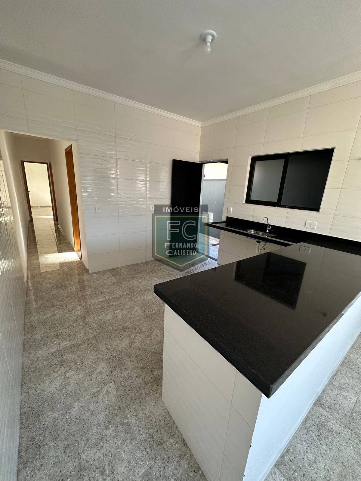 Casas novas prontas para morar, 2 dormitórios (1 suíte), quintal c/ piscina, área gourmet c/ churrasqueira, 2 vagas, 750 mts da praia, itanhaém - sp