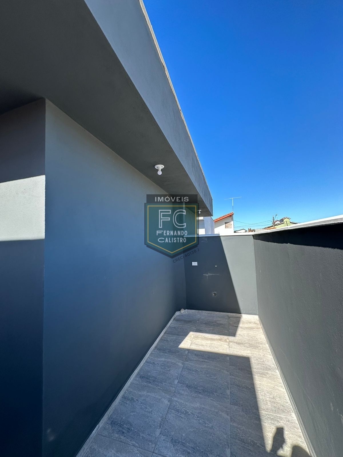 Casas novas prontas para morar, 2 dormitórios (1 suíte), quintal c/ piscina, área gourmet c/ churrasqueira, 2 vagas, 750 mts da praia, itanhaém - sp