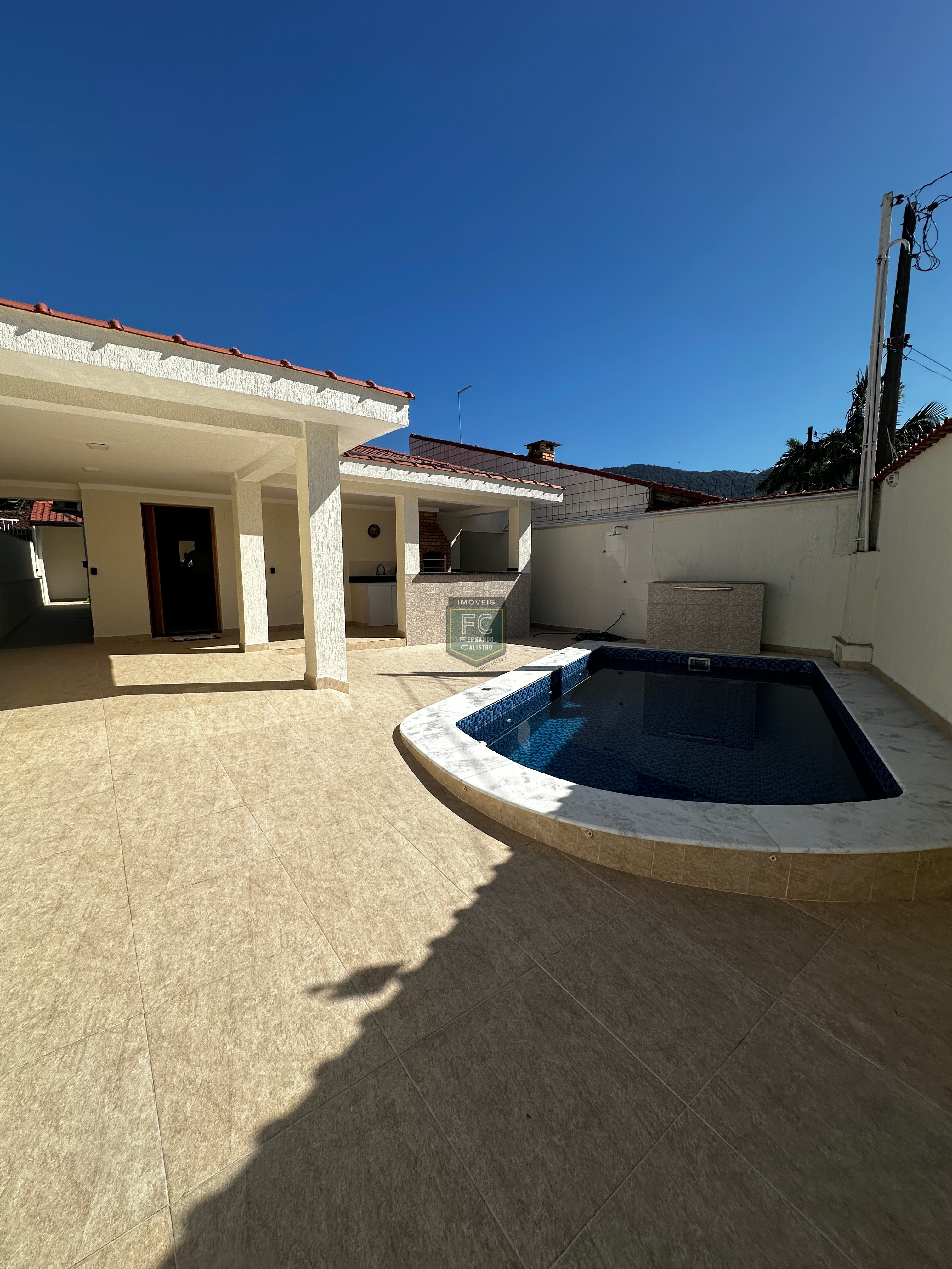 Casa lote inteiro 3 suítes (1 na edícula), mobiliada, ar con