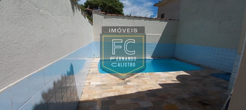 Casa térrea c/ piscina a passos da praia, 2 dormitórios, 2 banheiros, 3 vagas cobertas, $ imperdível, financiamento bancário, jd real, praia grande sp