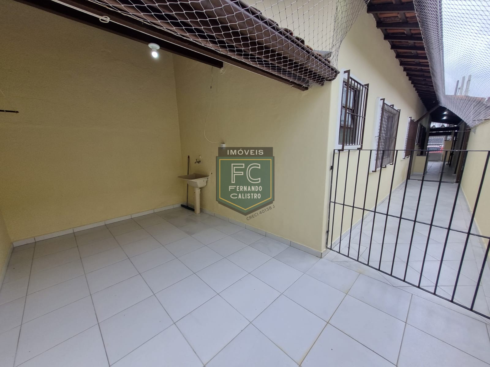 Casa térrea reformada 2 dormitórios (1 suíte) próxima ao cen