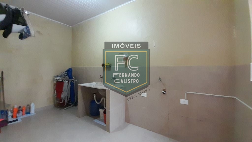 Casa Térrea Reformada 2 Dormitórios + Edícula c/ WC, Quintal c/ Epaço Coberto, 2 Vagas Cobertas, Financiamento Bancário, Jd Imperador, Praia Grande SP