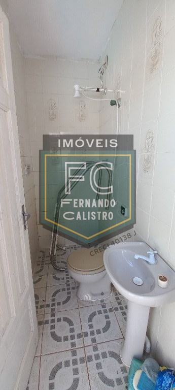 Casa térrea c/ piscina a passos da praia, 2 dormitórios, 2 banheiros, 3 vagas cobertas, $ imperdível, financiamento bancário, jd real, praia grande sp