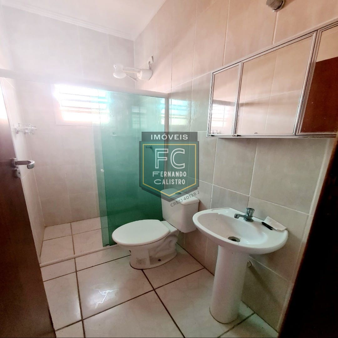 Casa Térrea 3 Dormitórios (1 Suíte) Reformada, Área Gourmet Coberta c/ Churrasqueira, 2 Vagas, 50 mts da Praia, Financia, Sta Eugênia, Mongaguá SP