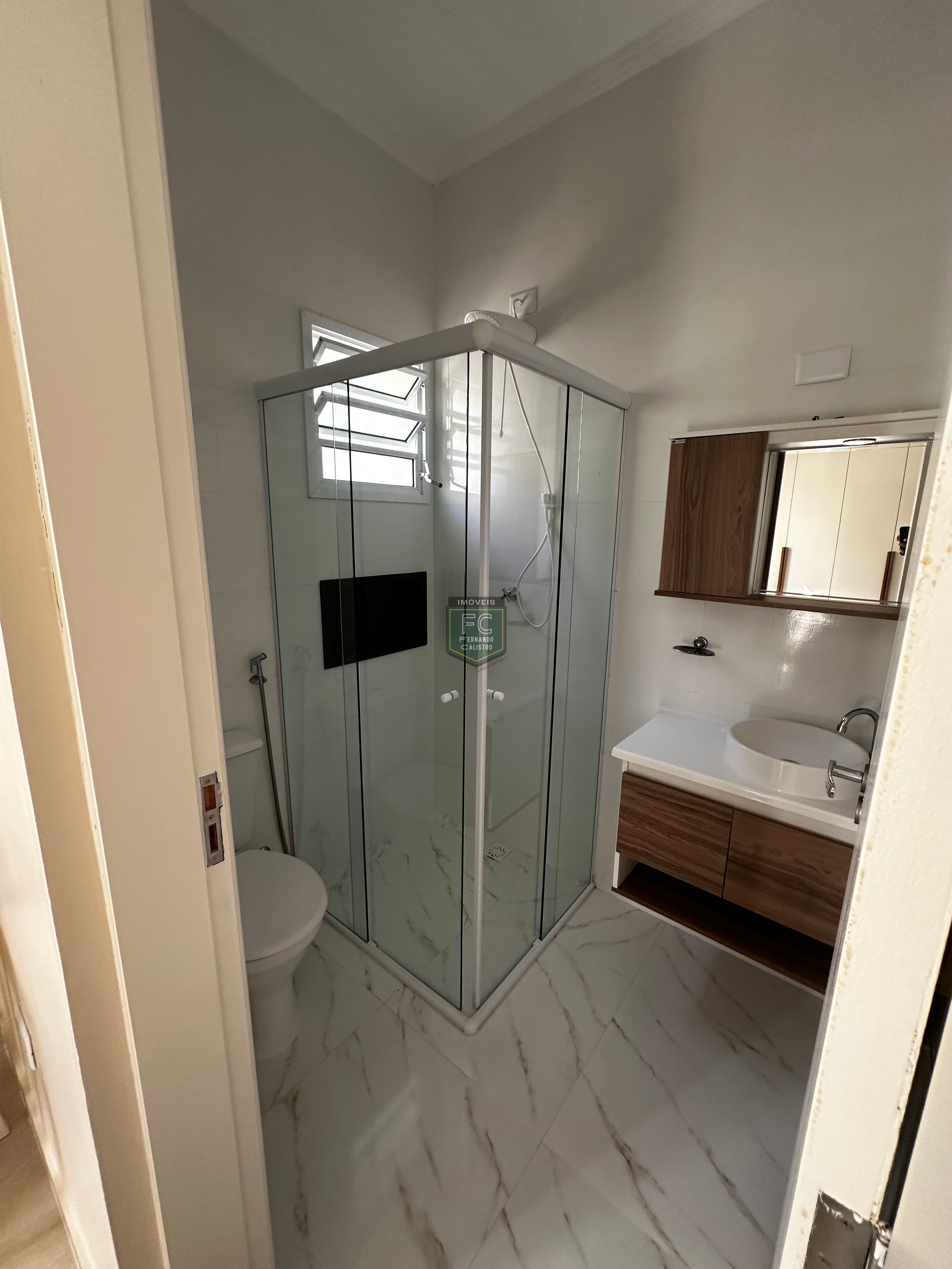 Casa Lote Inteiro 3 Suítes (1 na Edícula), Mobiliada, Ar Condicionado, Piscina, Espaço Gourmet, 3 Vagas, 35 mts da Praia, Bal Flórida, Praia Grande SP